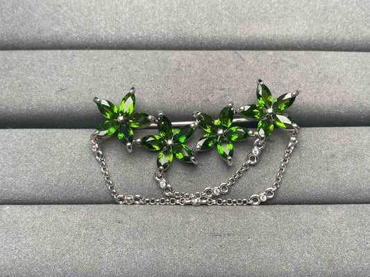 A13402 Diopside brooch