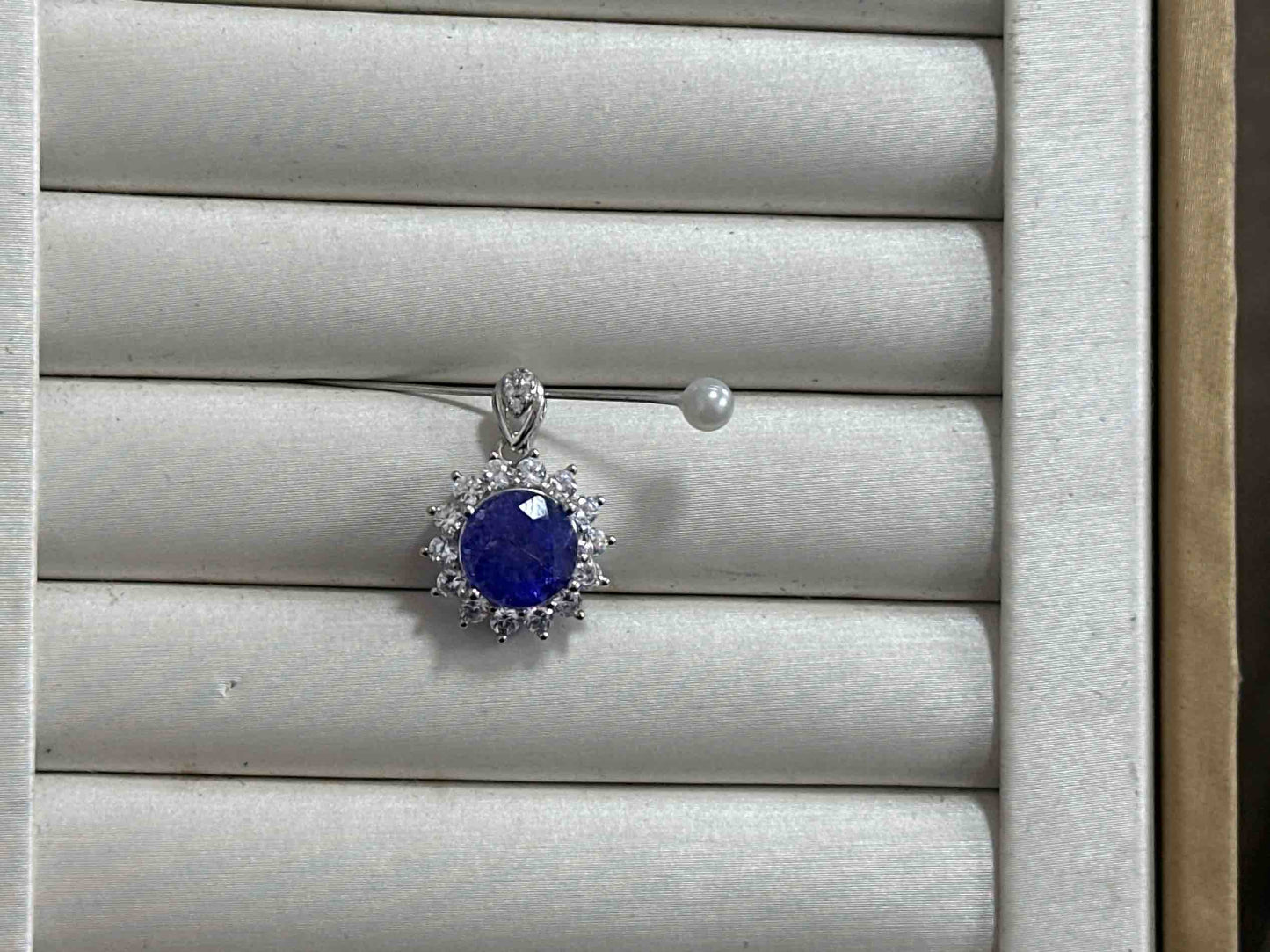 A13429 Tanzanite Pendant
