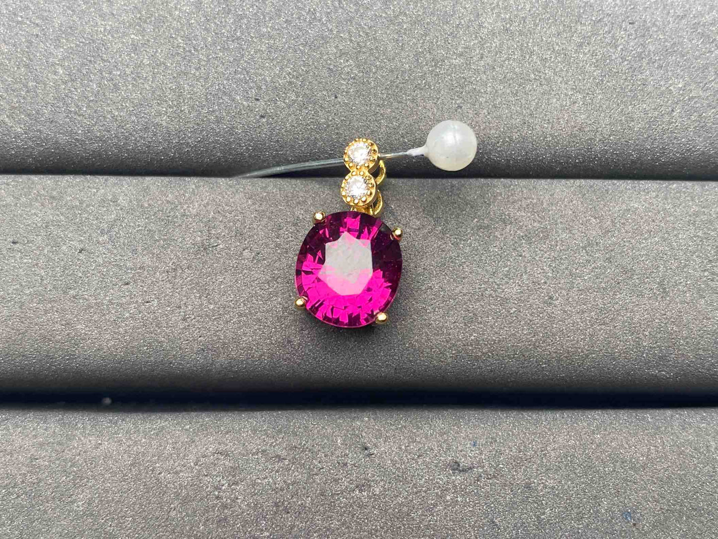 A13439 Garnet Pendant