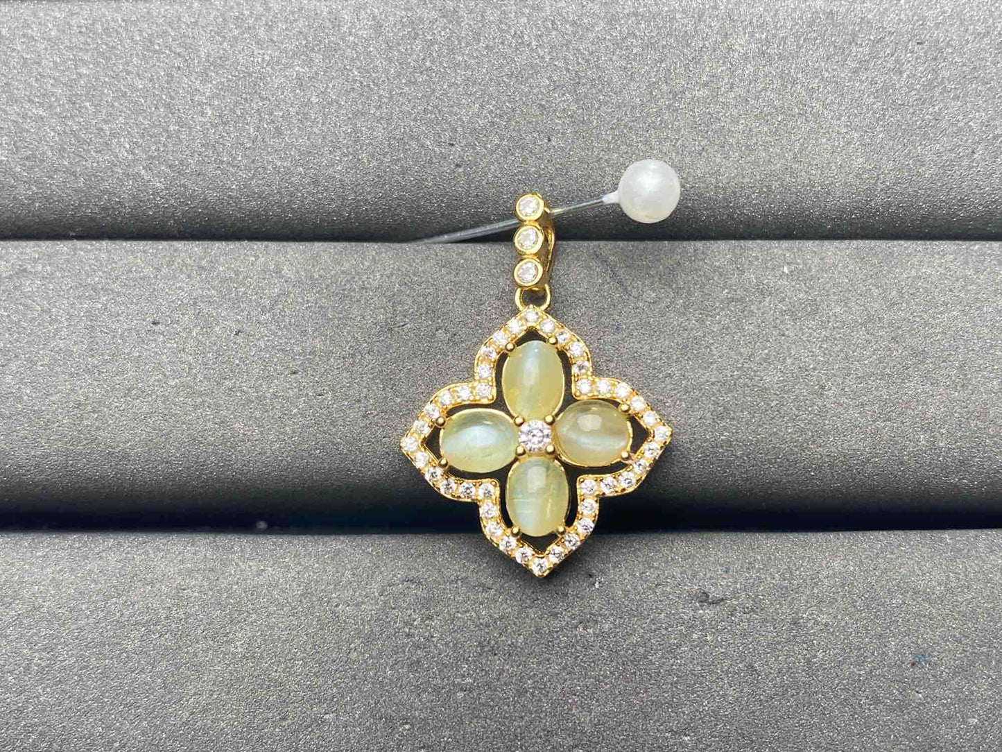 A13456 Sapphire Pendant