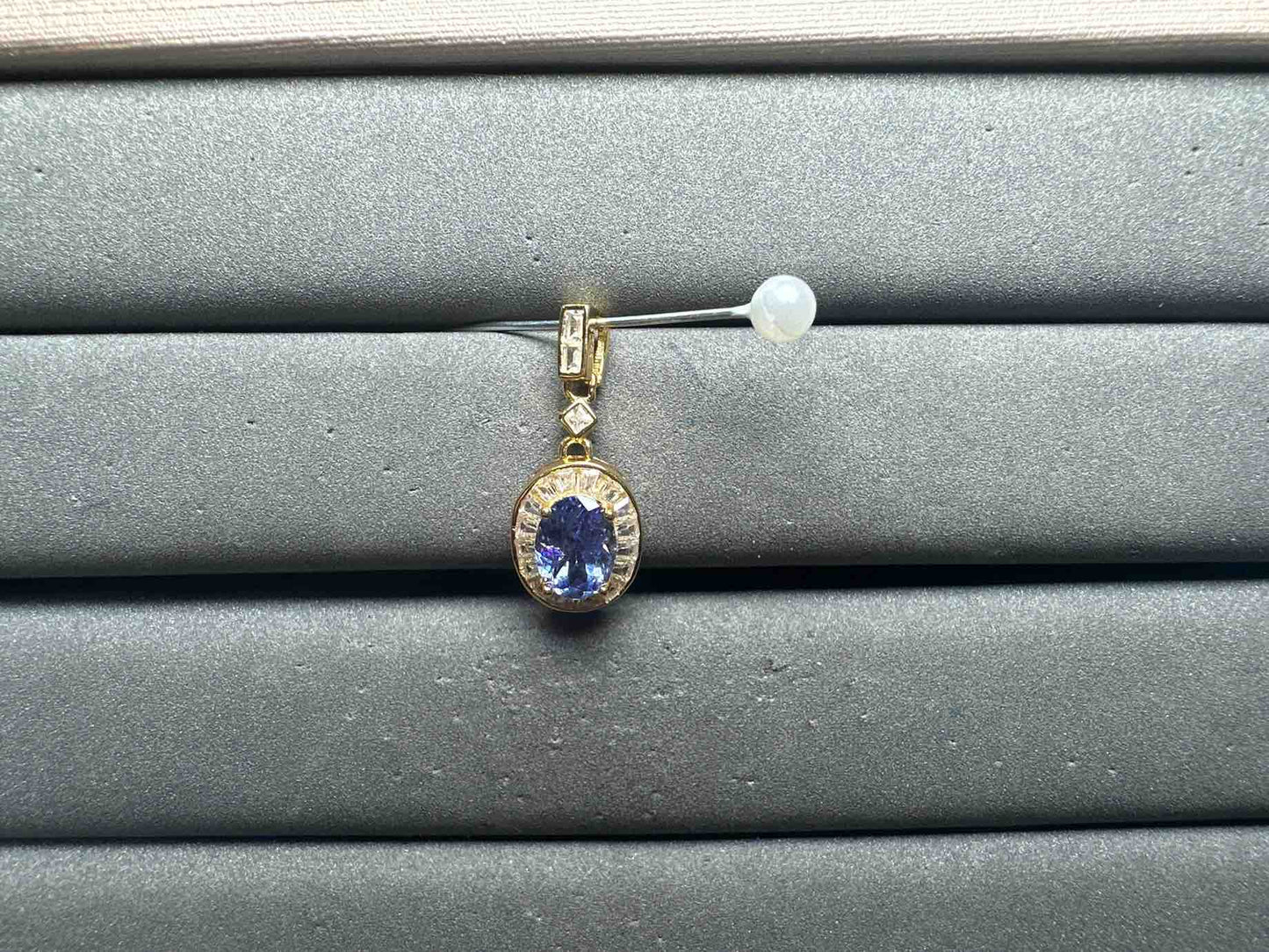 A13513 Tanzanite Pendant