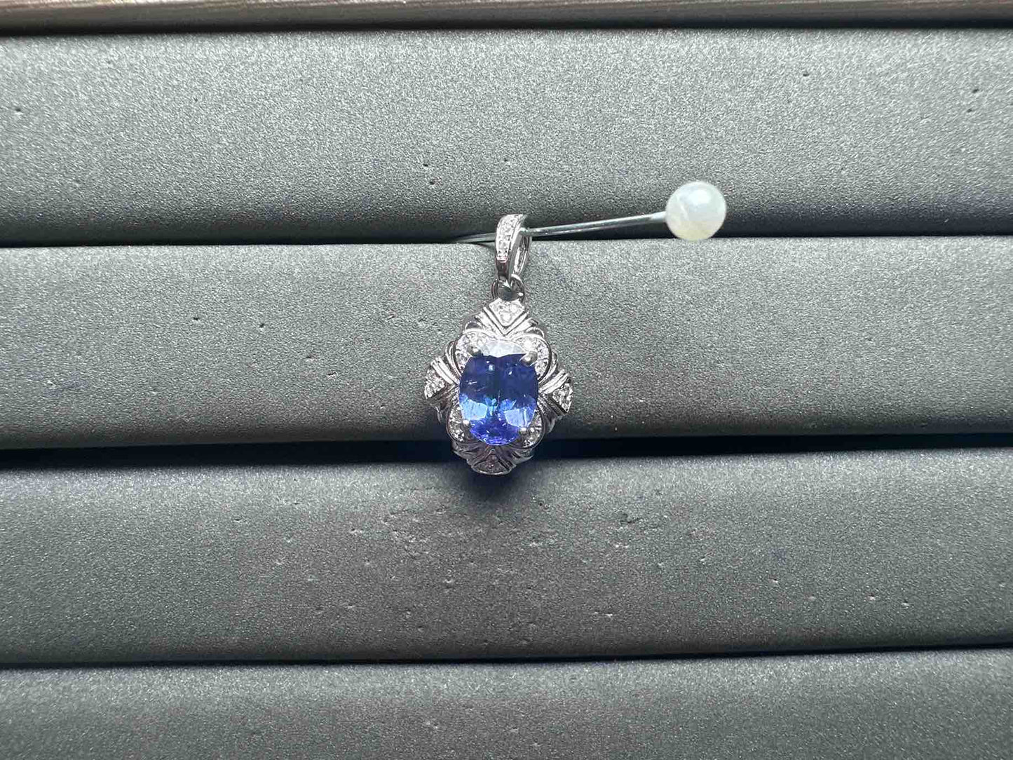 A13514 Tanzanite Pendant