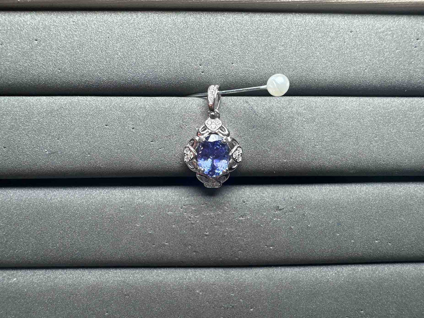 A13517 Tanzanite Pendant