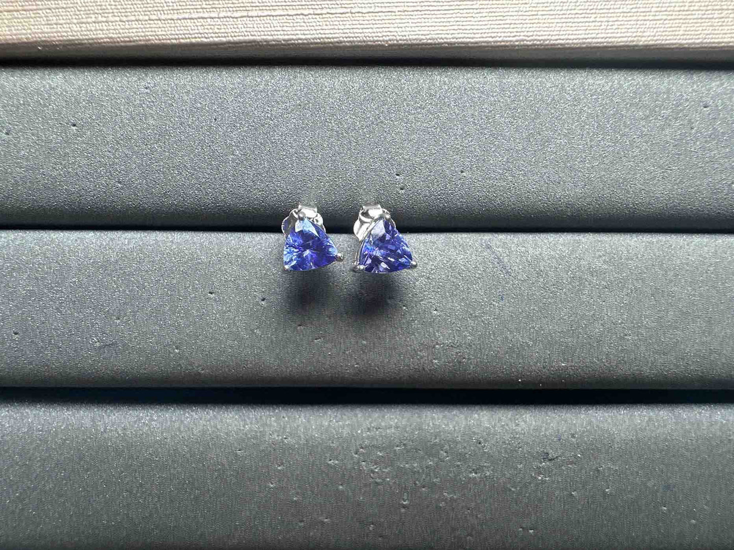 A13524 Tanzanite Earrings