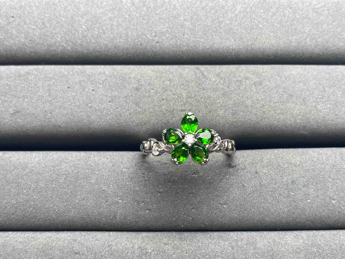 A13544 Diopside Ring
