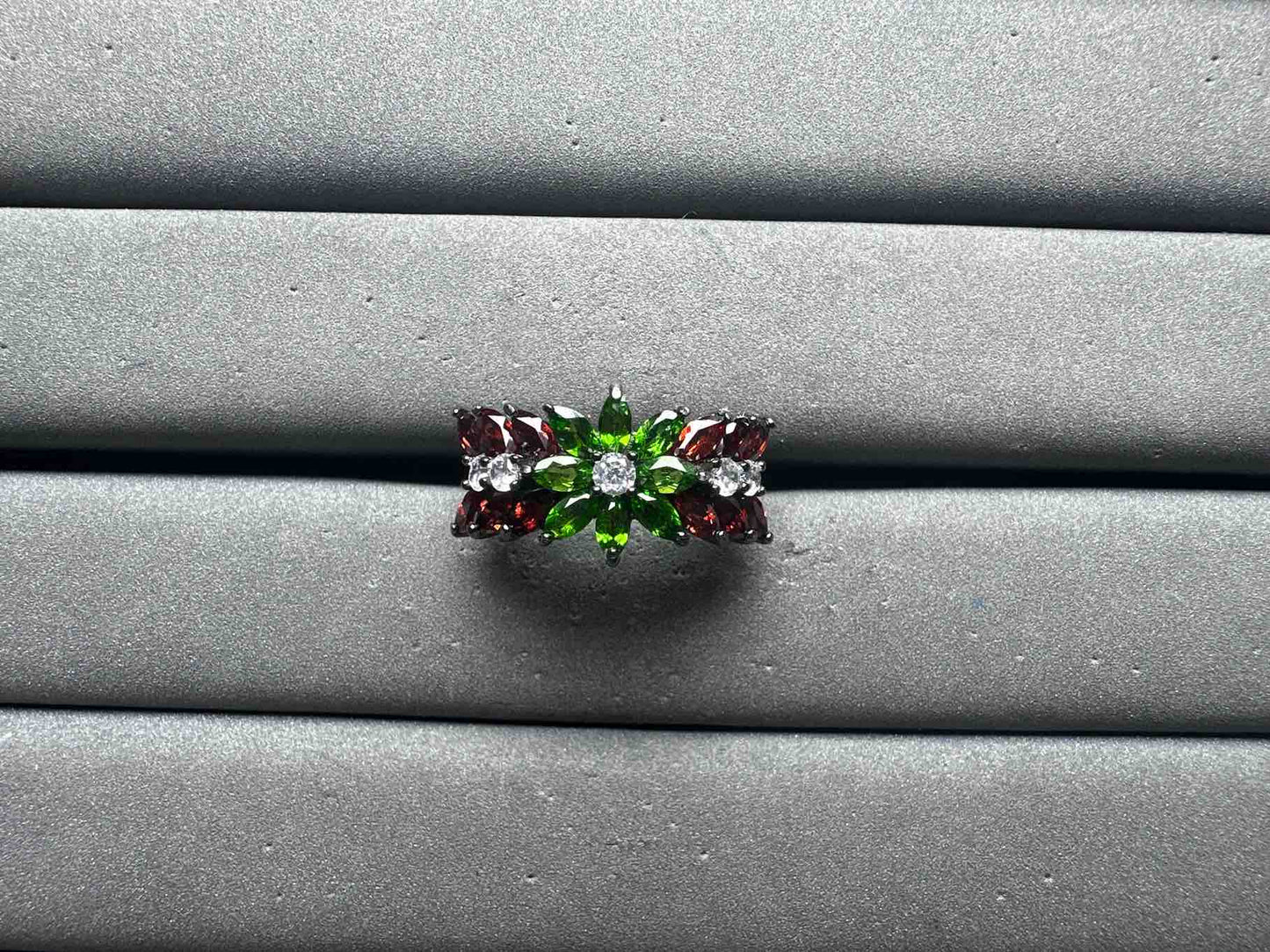 A13583 Diopside Ring