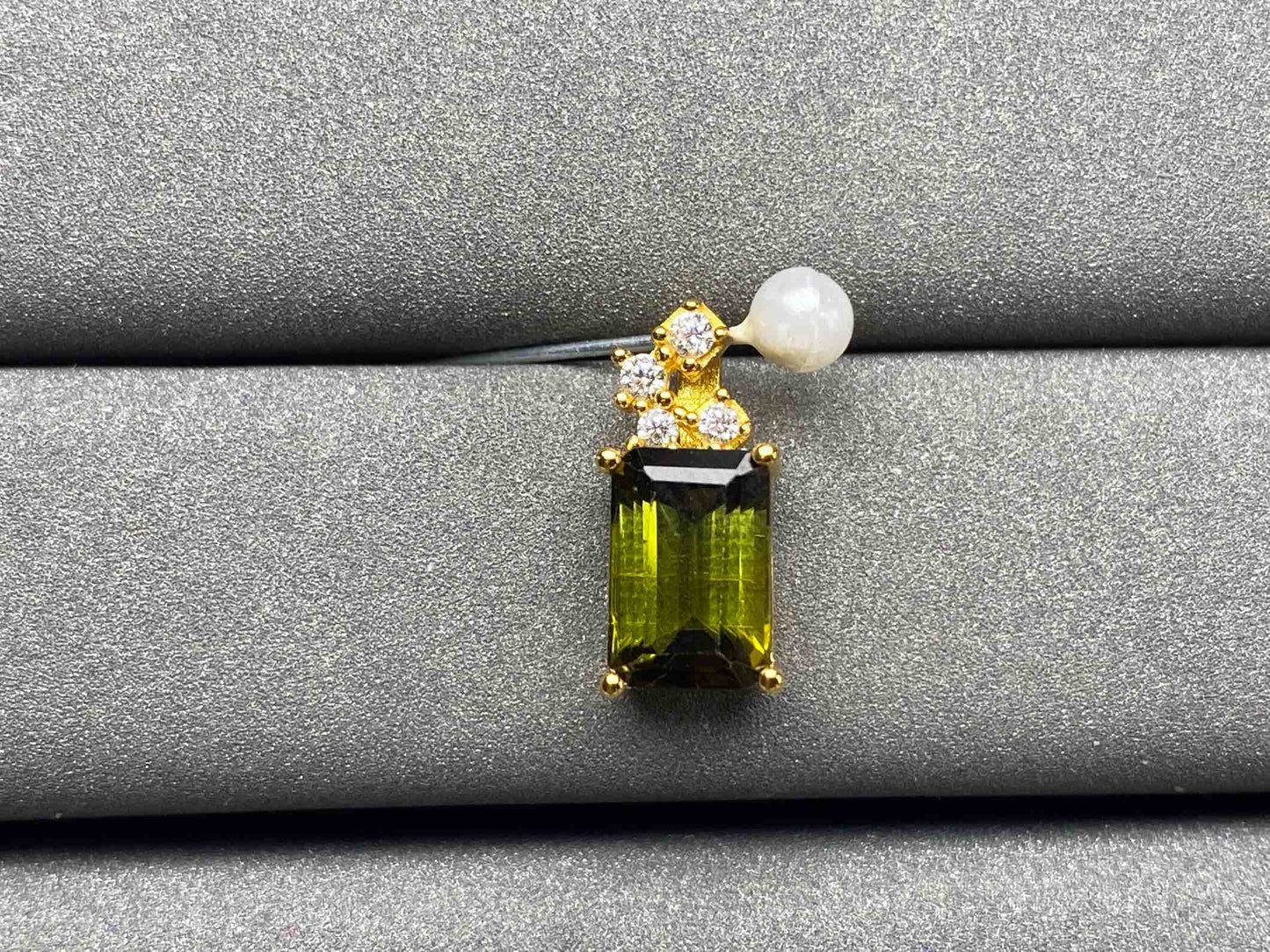 A1386 Tourmaline Pendant