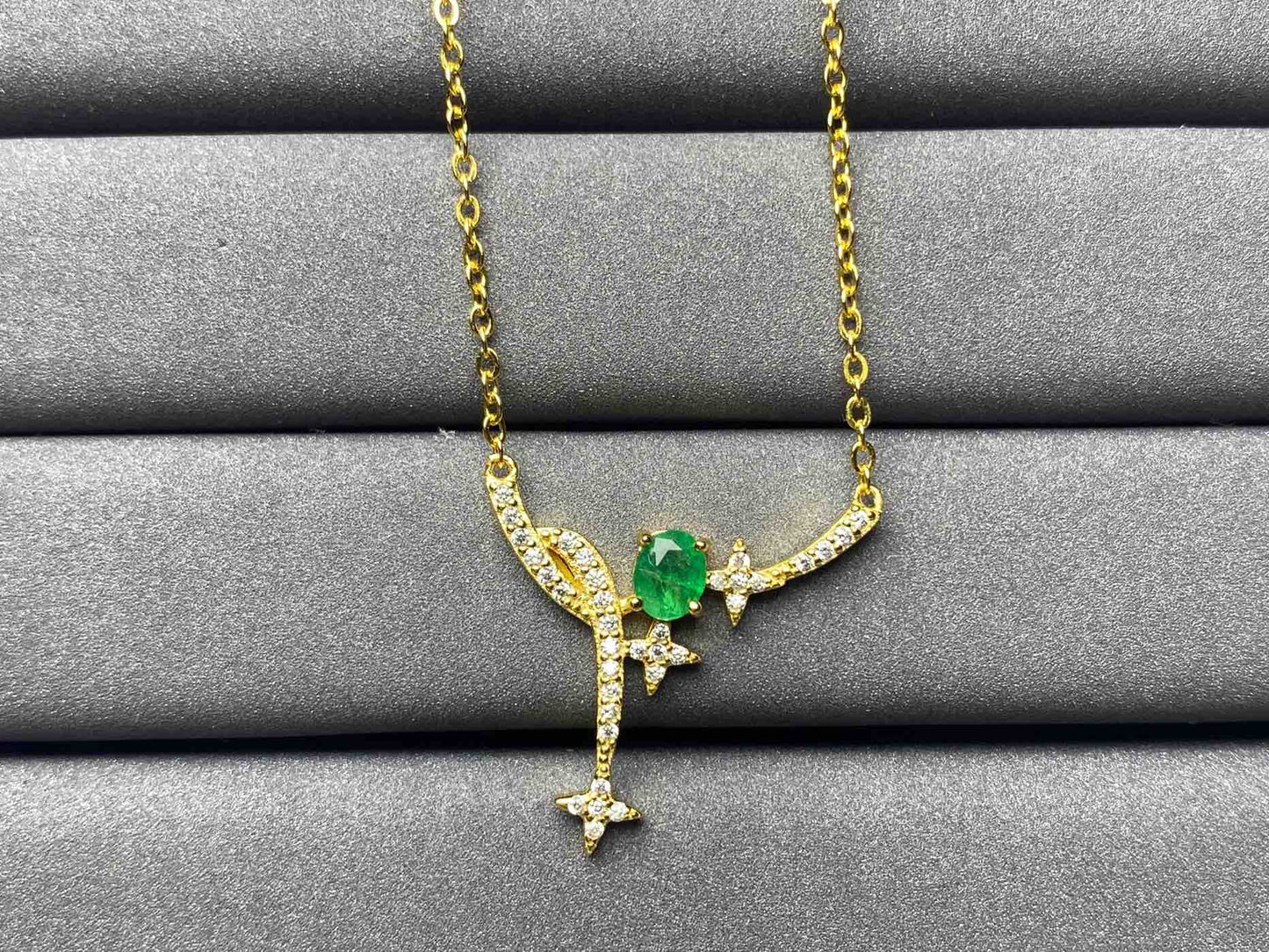 A139 Emerald Necklace