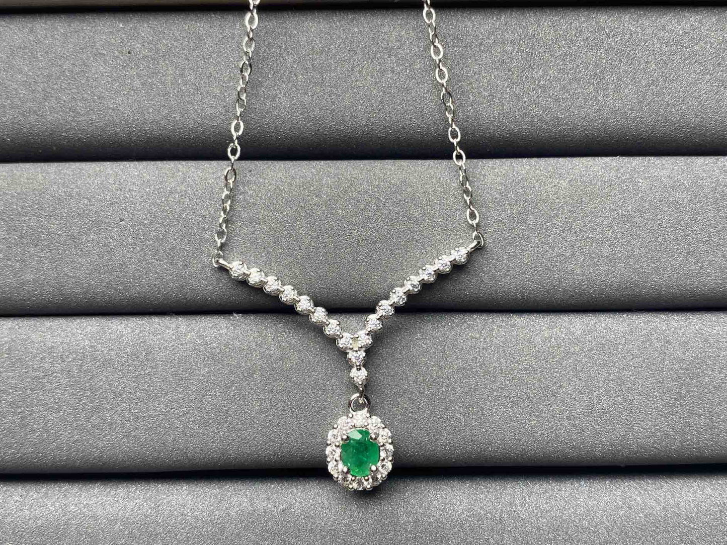 A140 Emerald Necklace