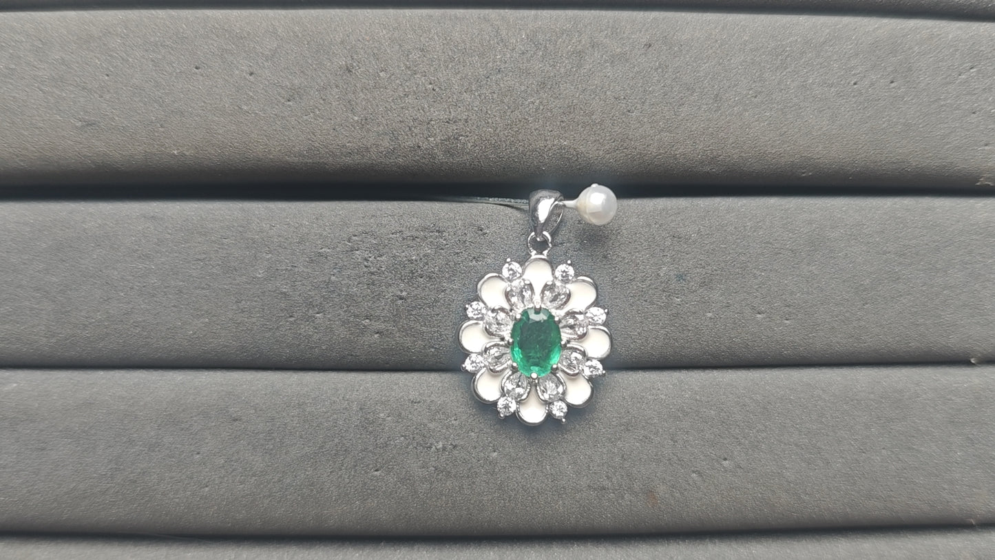 A14034 Emerald Pendant