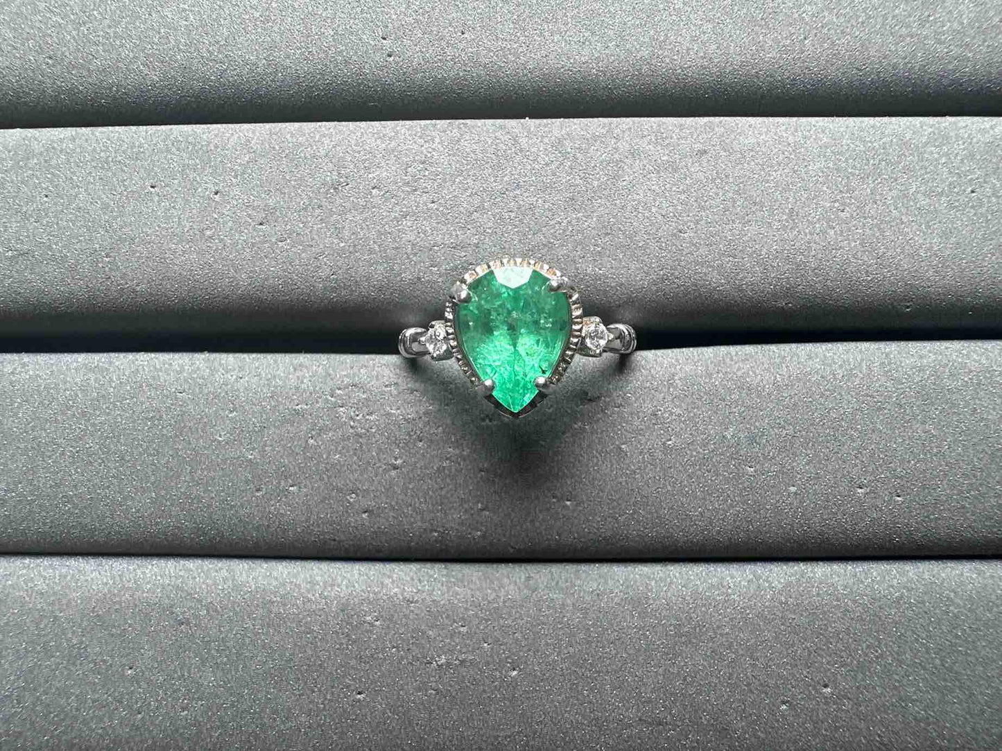 A14177 Emerald Ring