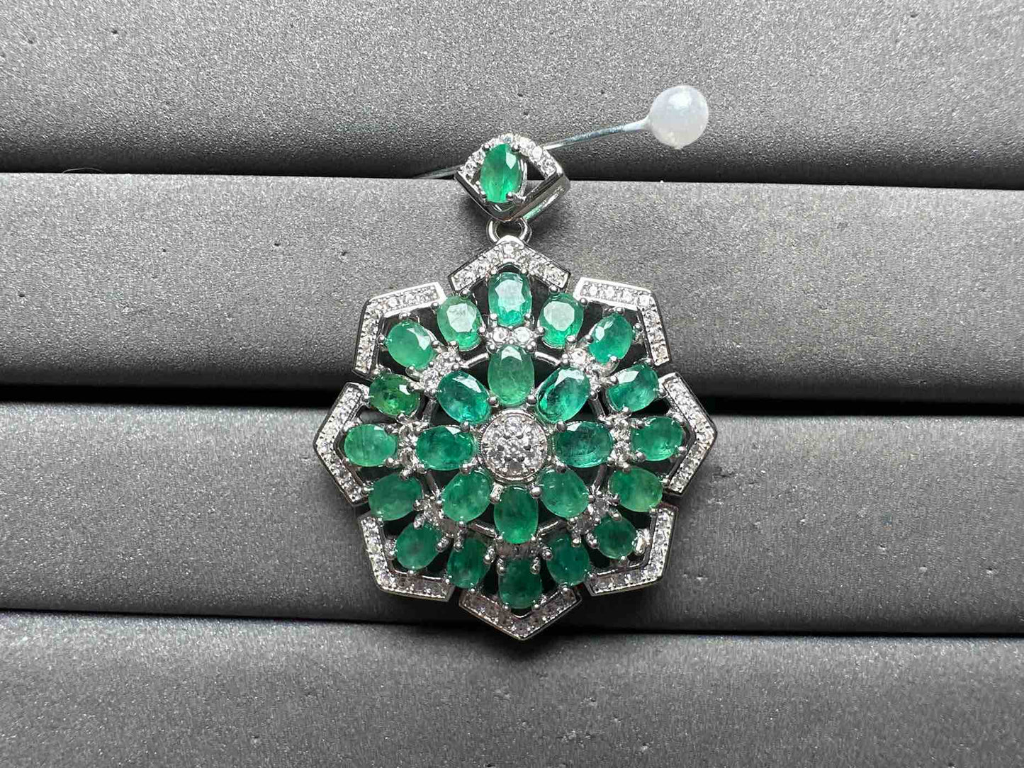 A14201 Emerald Pendant