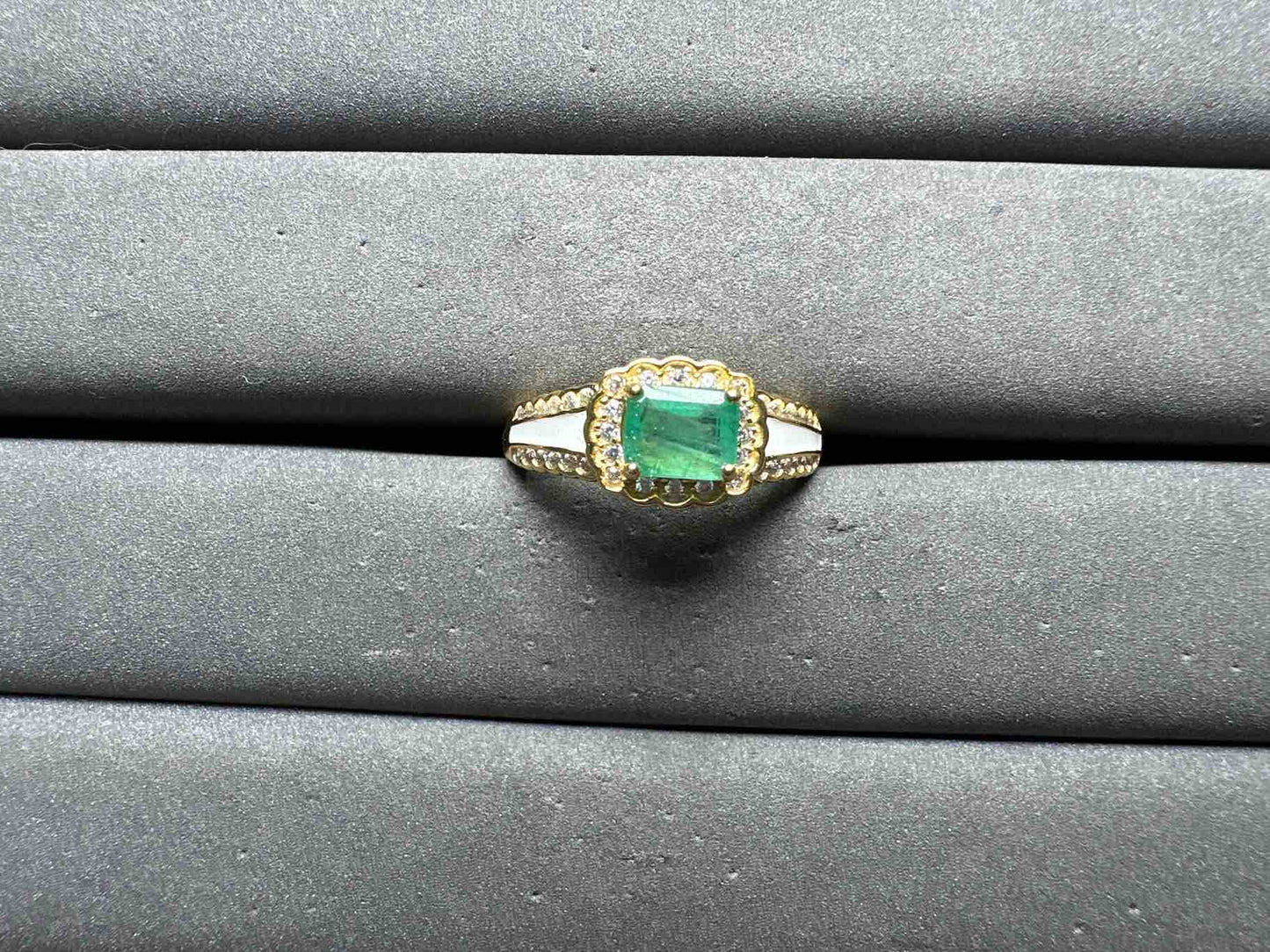 A14359 Emerald Ring