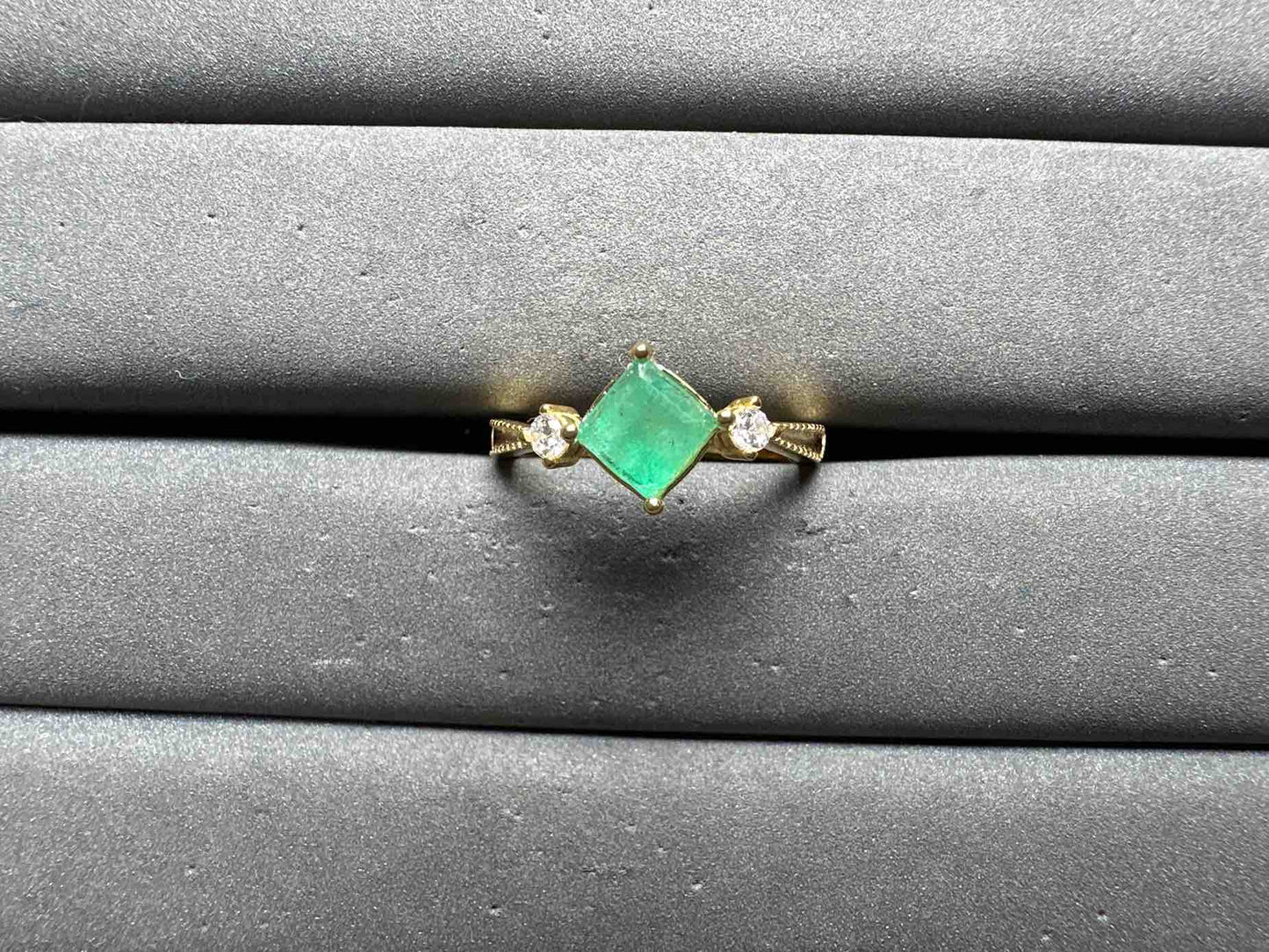 A14365 Emerald Ring