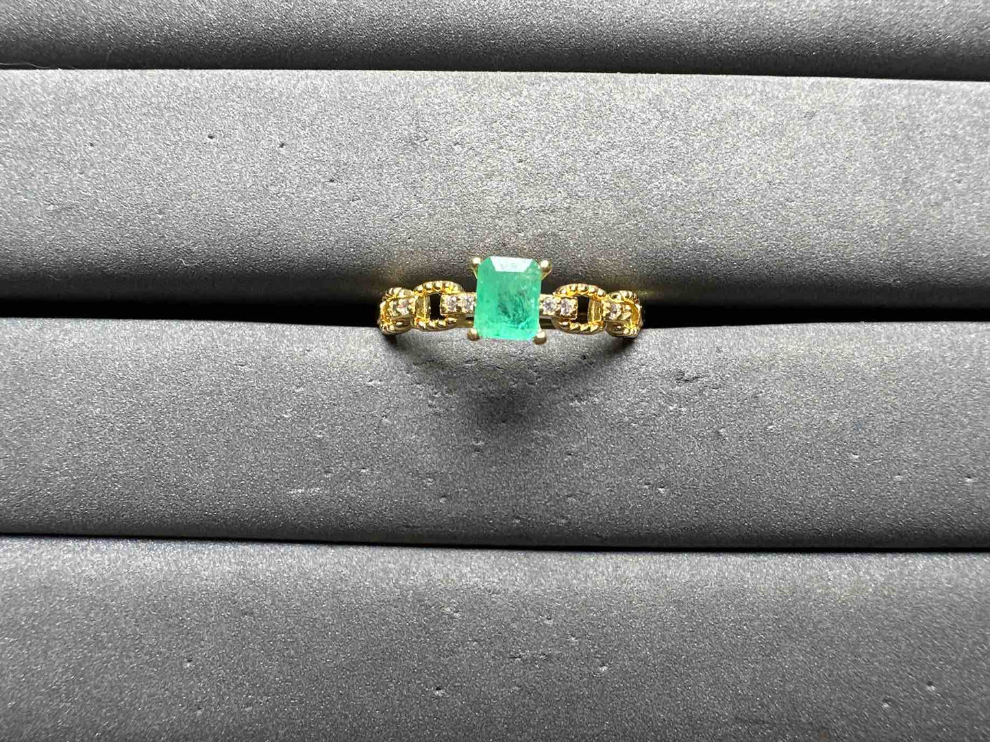 A14372 Emerald Ring