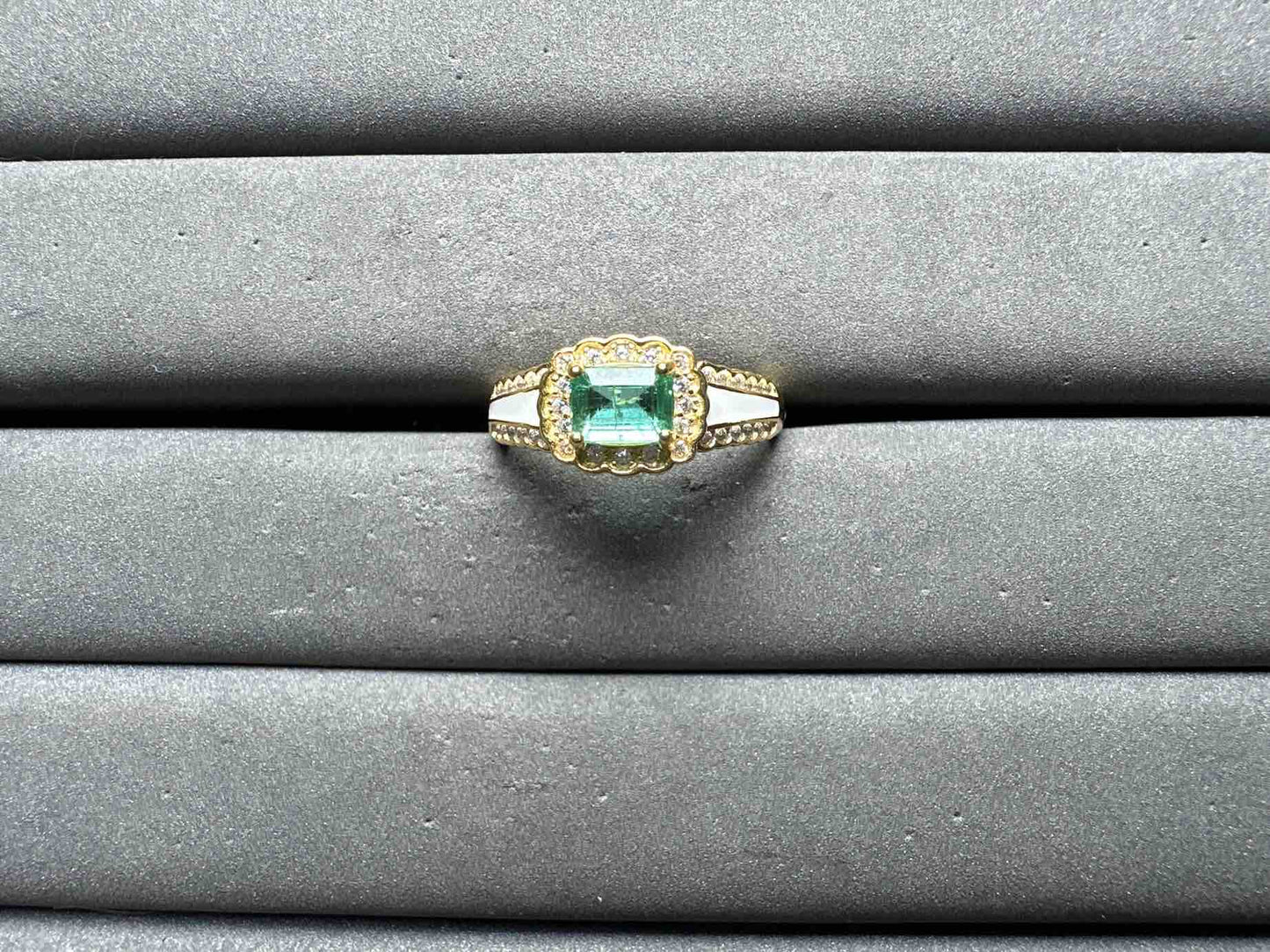 A14376 Emerald Ring