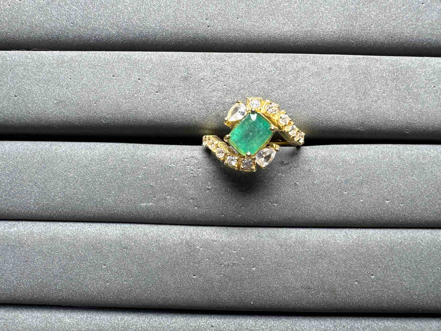A14392 Emerald Ring