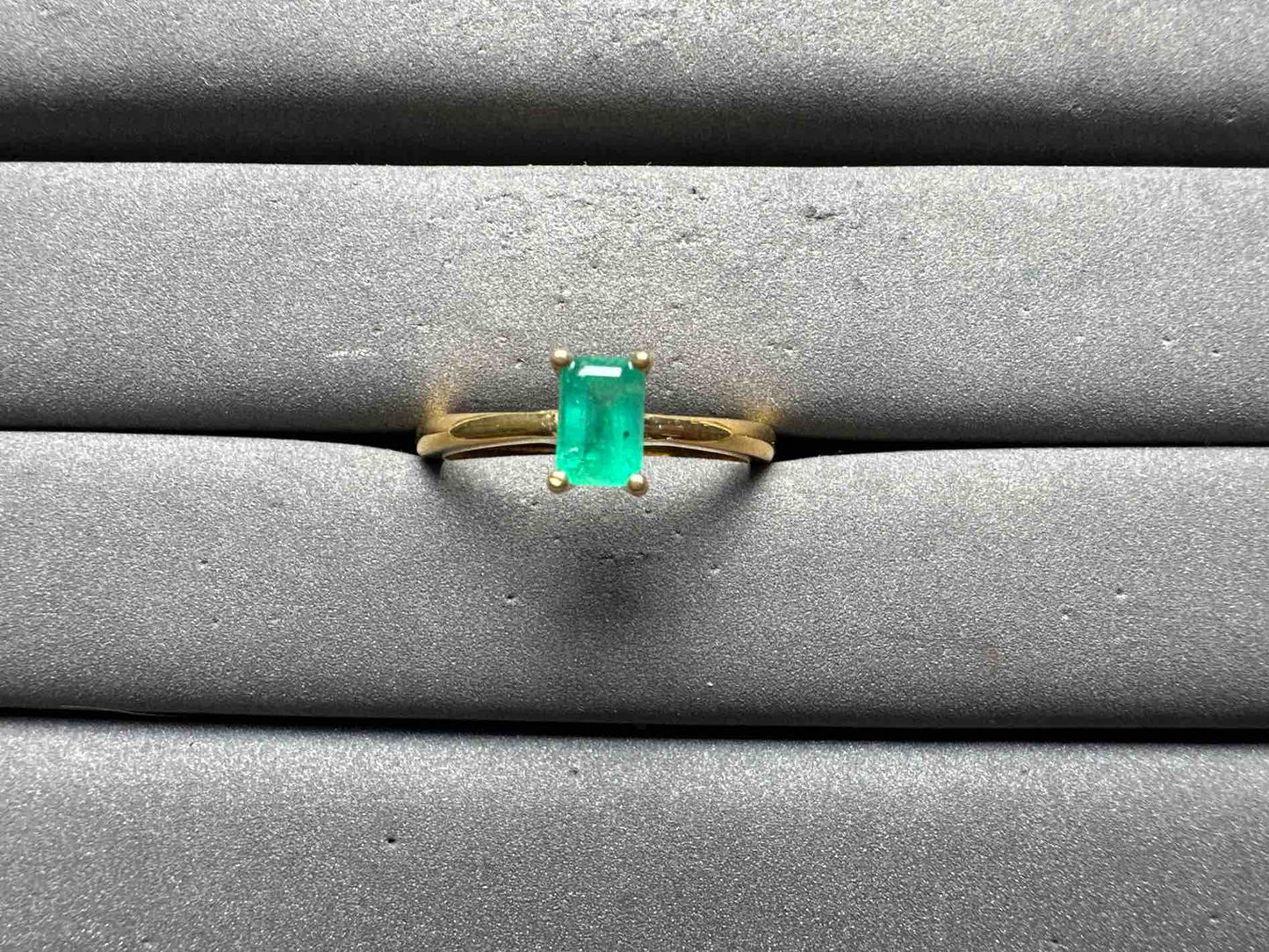 A14403 Emerald Ring