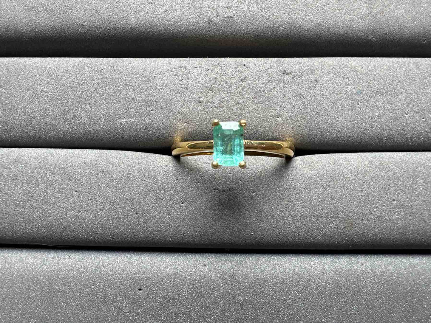 A14404 Emerald Ring