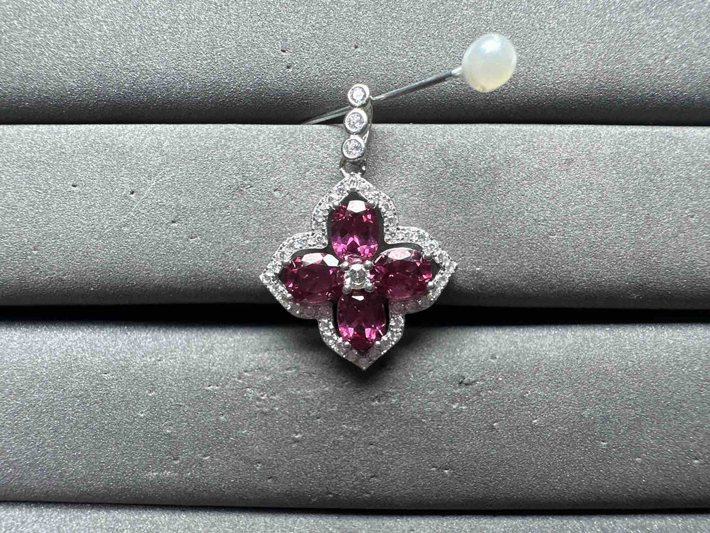 A14519 Garnet Pendant