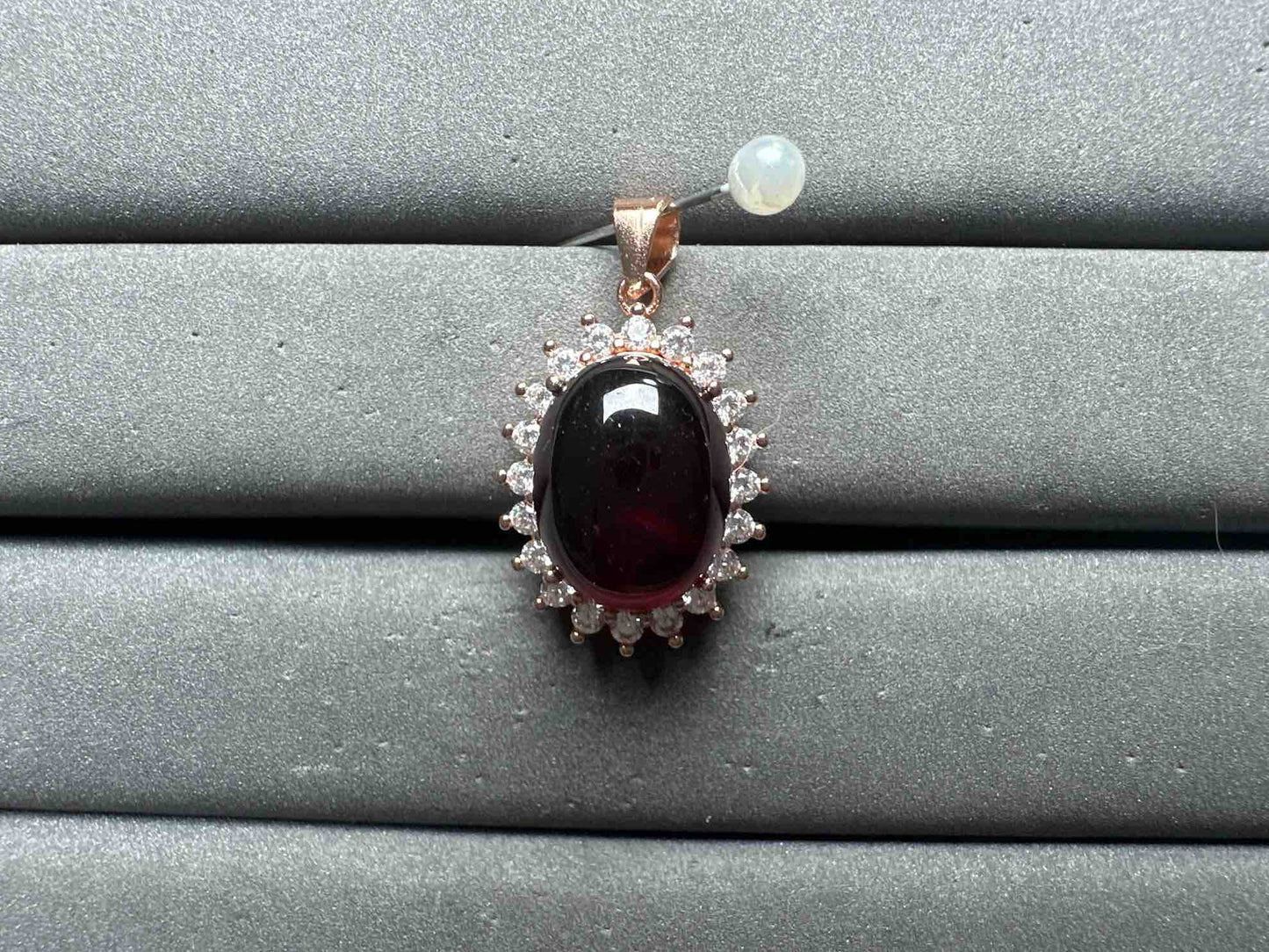 A14535 Garnet Pendant