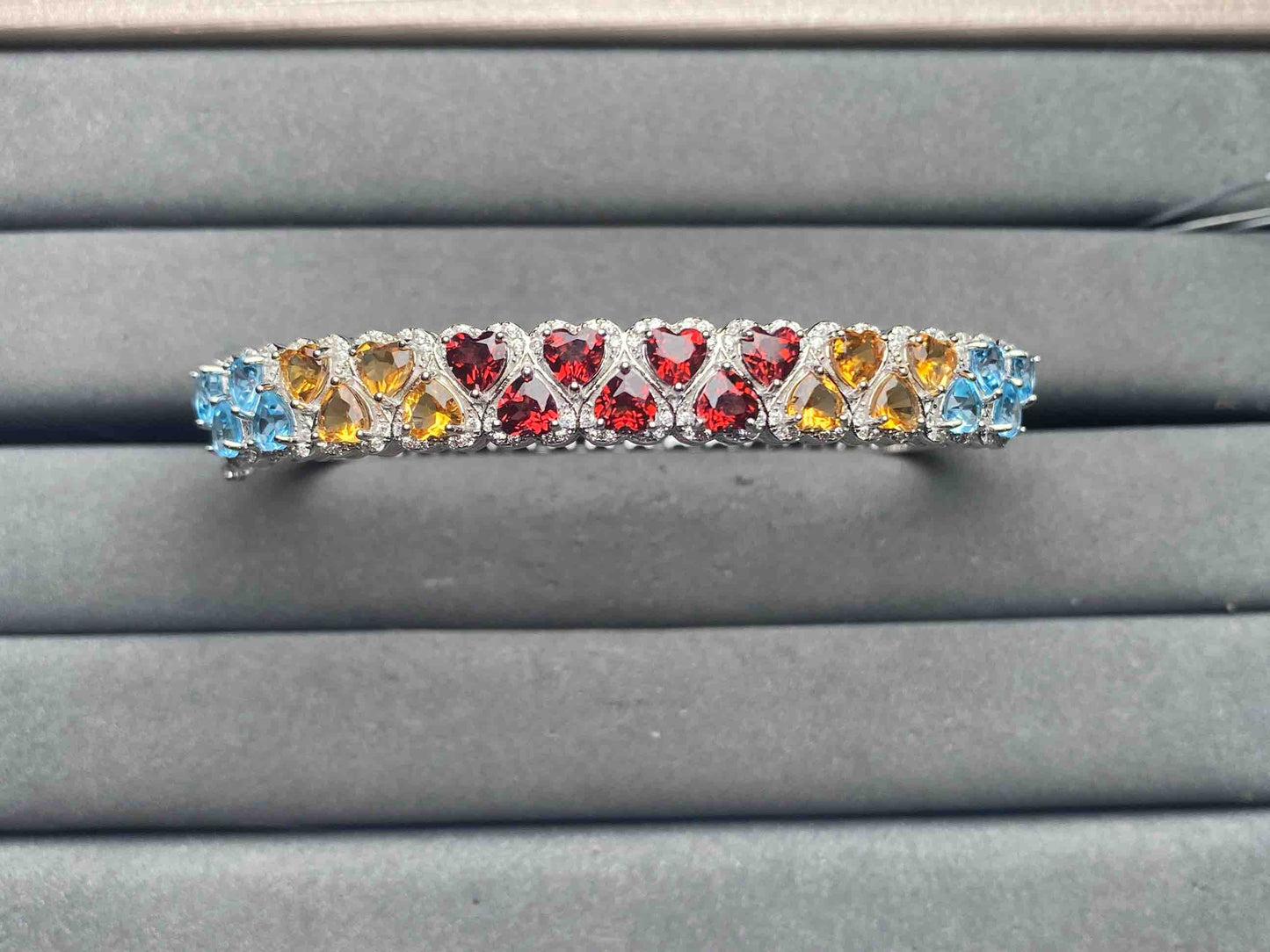 A14609 Garnet Bangle