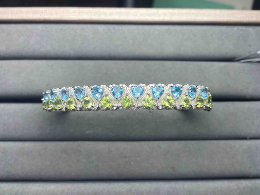 A14612 Peridot Bangle