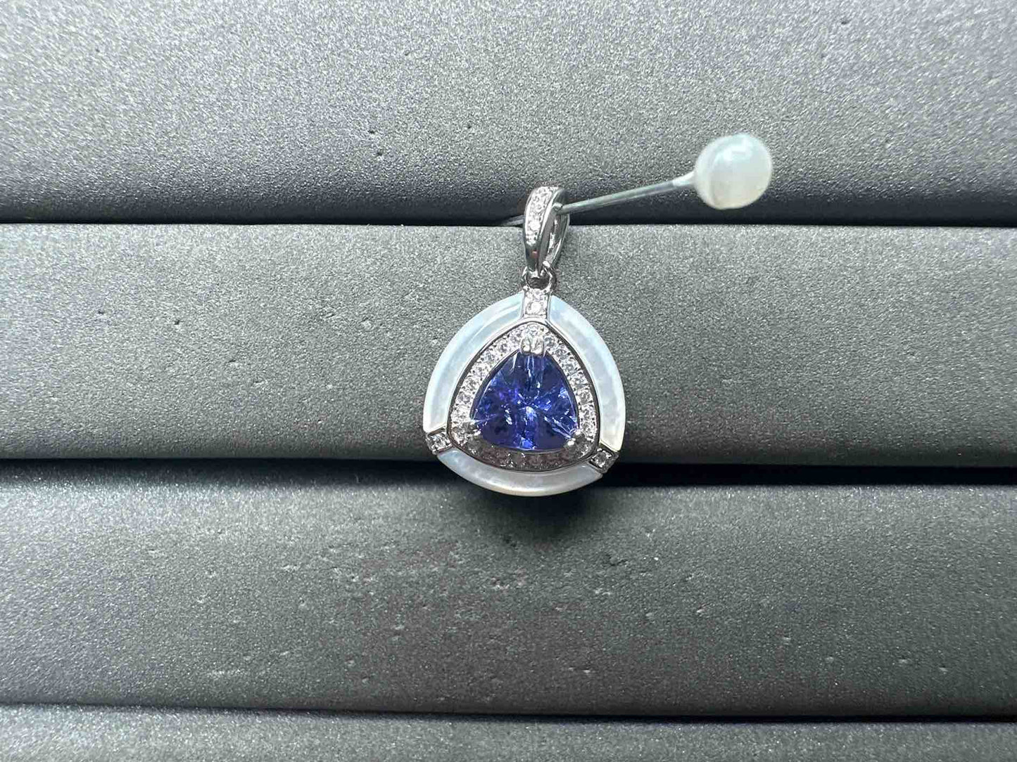 A14752 Tanzanite Pendant