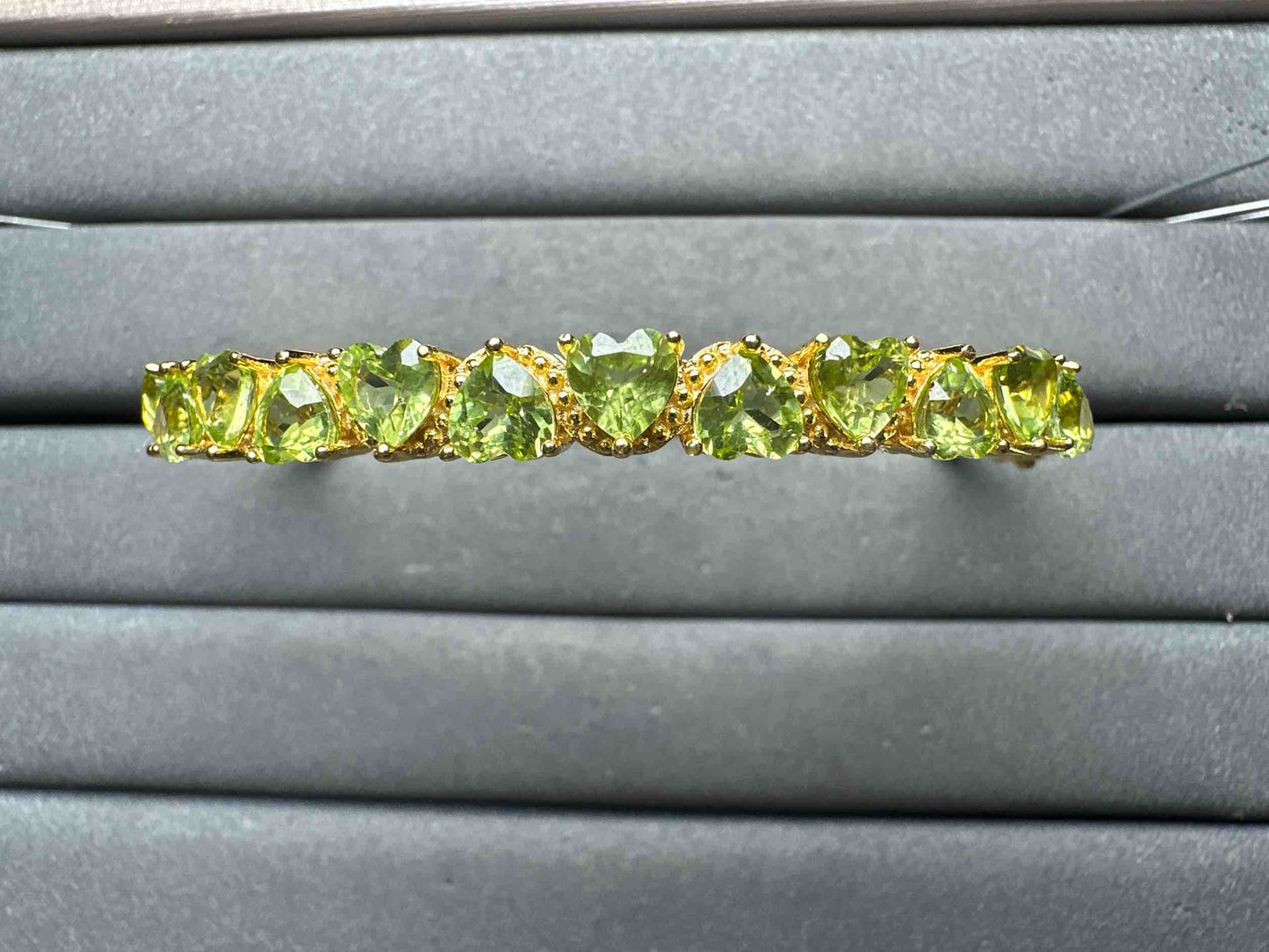 A14791 Peridot Bangle