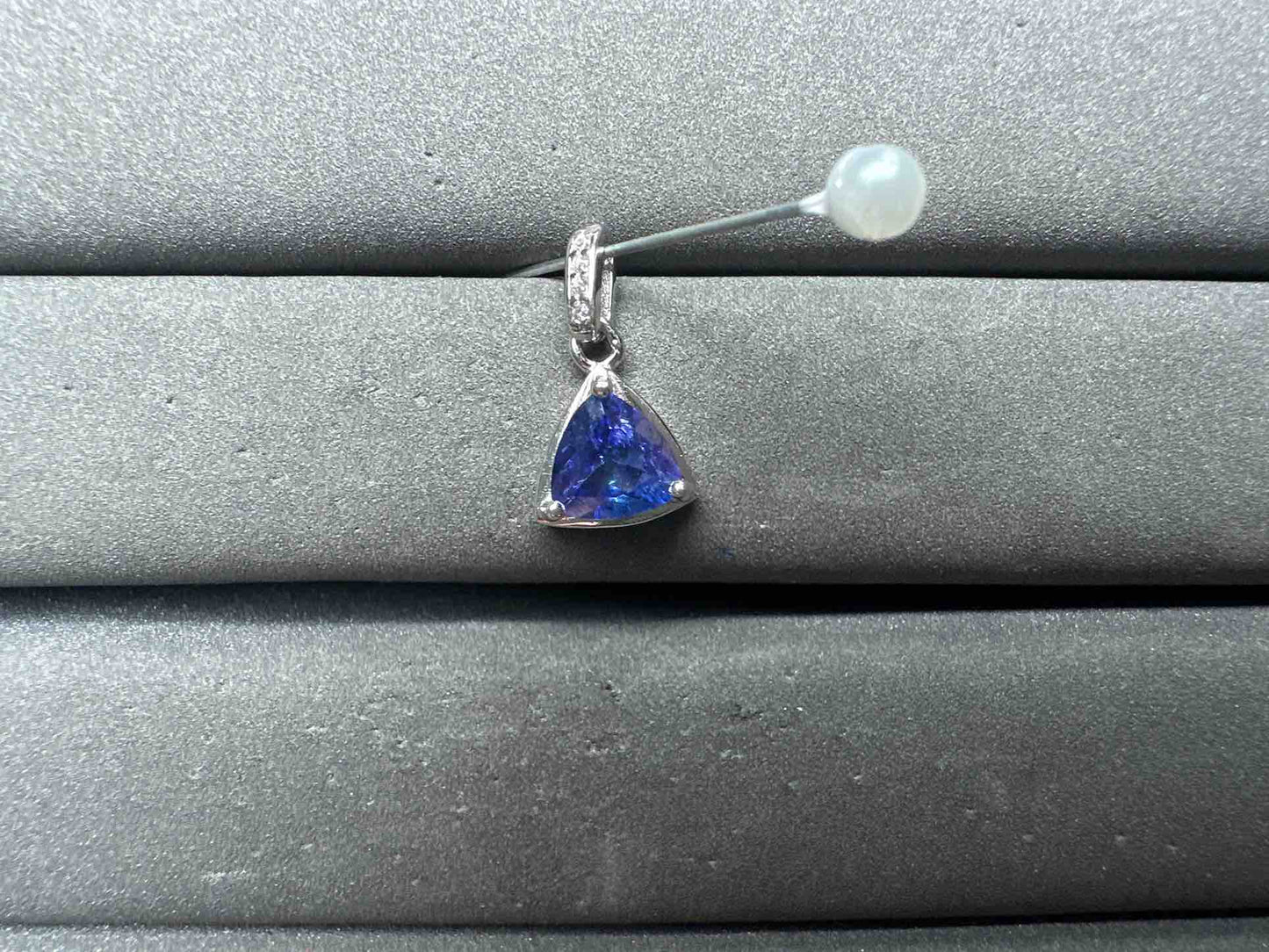 A14809 Tanzanite Pendant