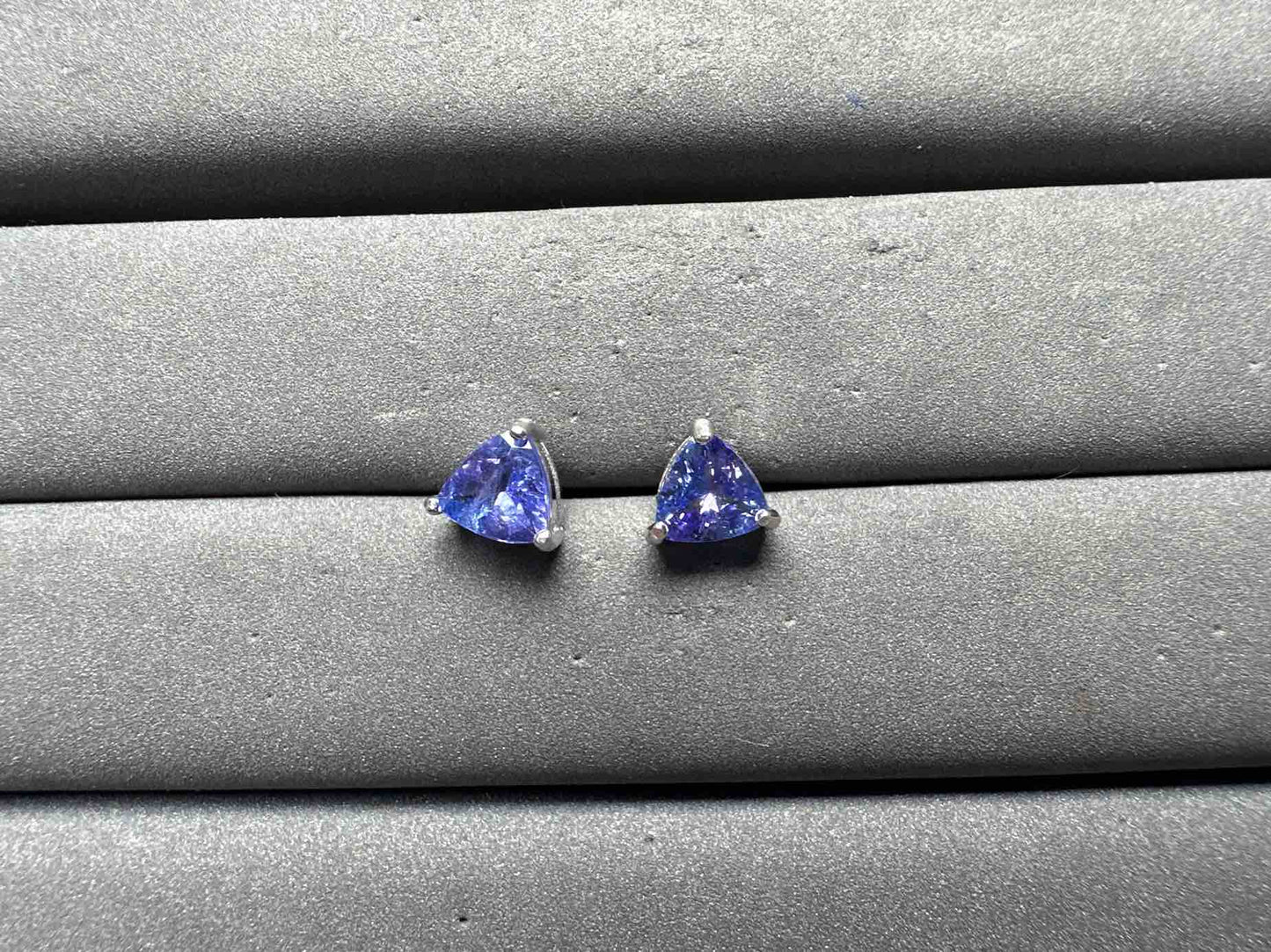 A14815 Tanzanite Earrings
