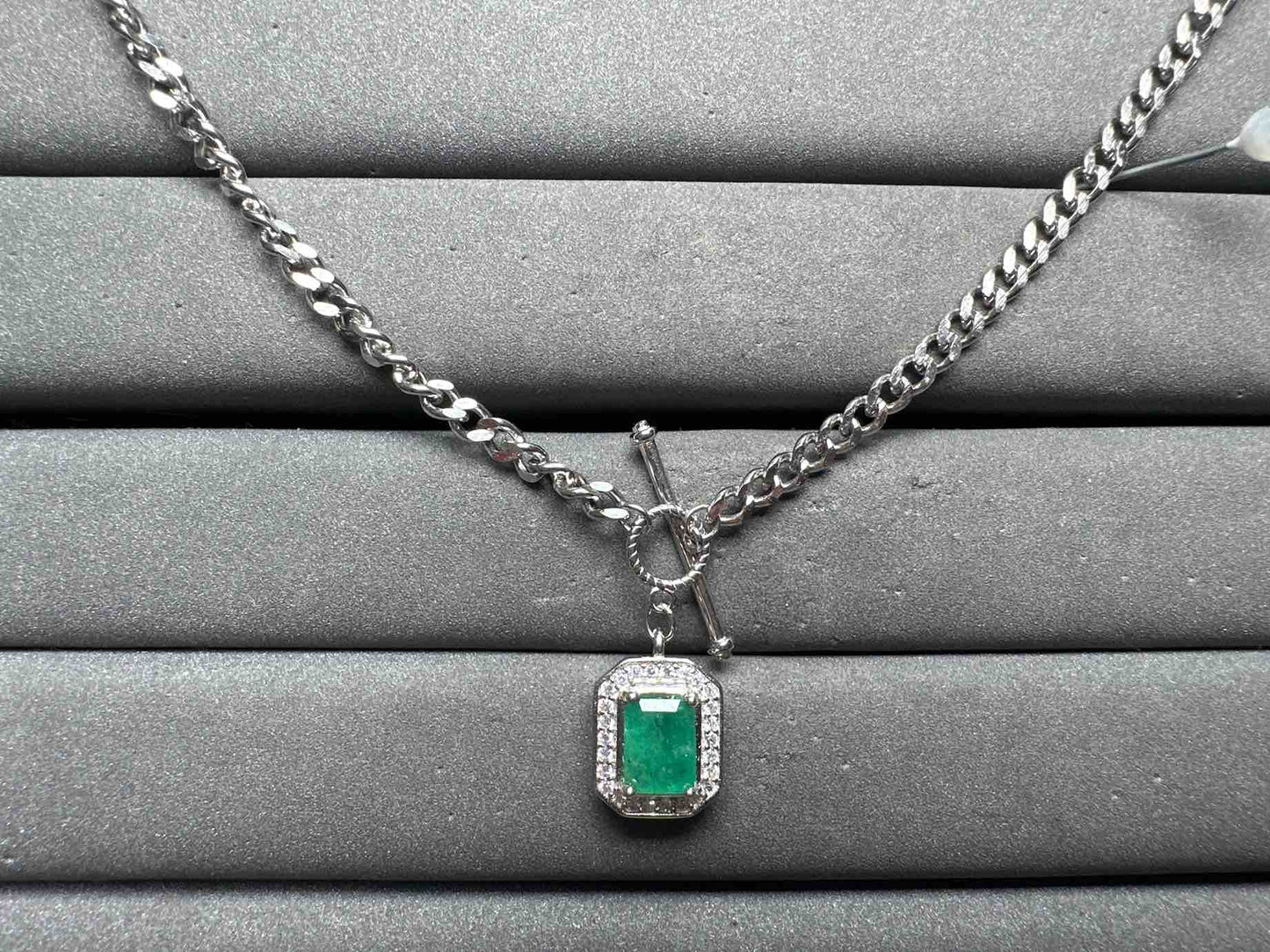 A14841 Emerald Necklace
