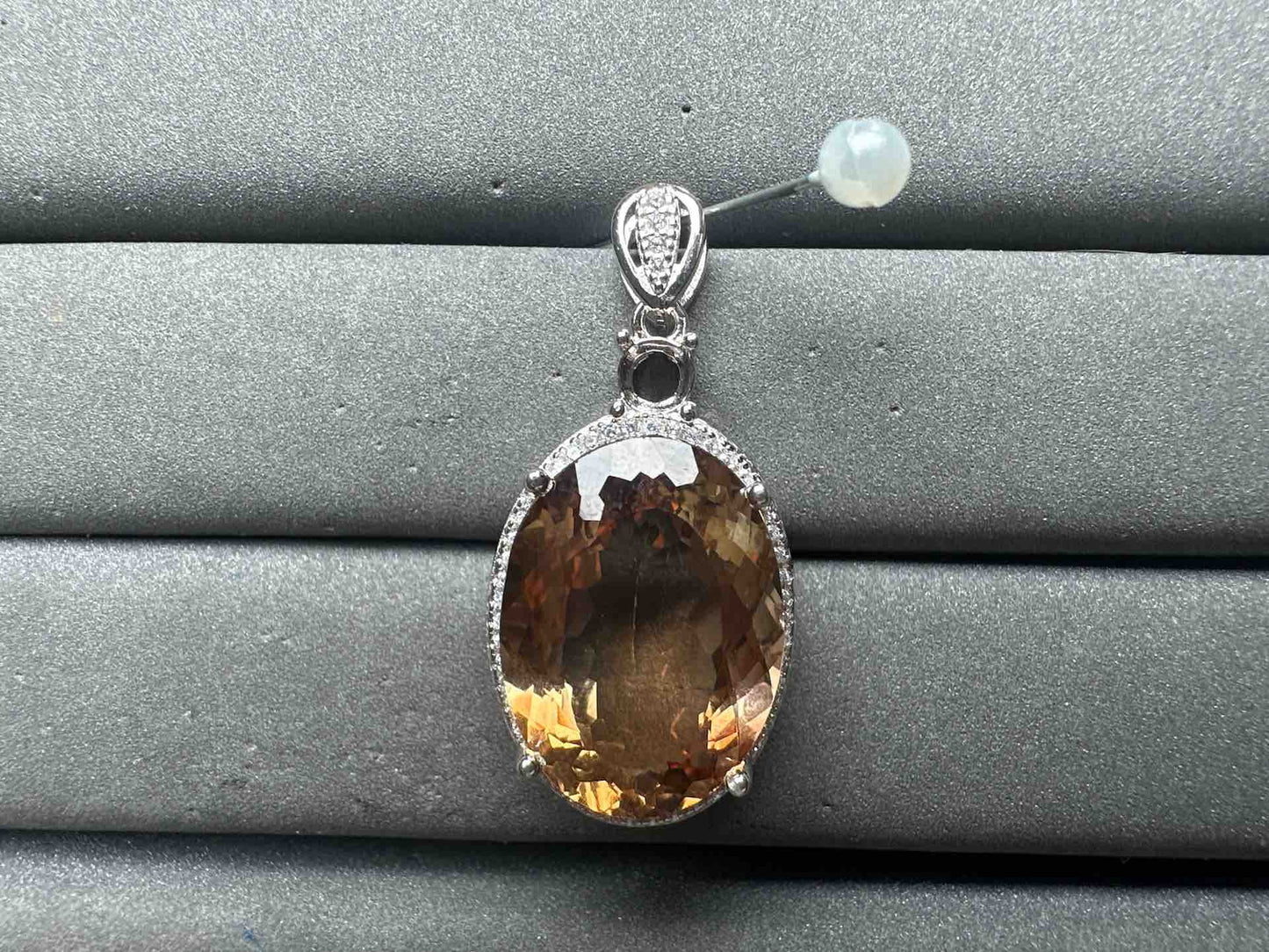 A14918 Topaz Pendant