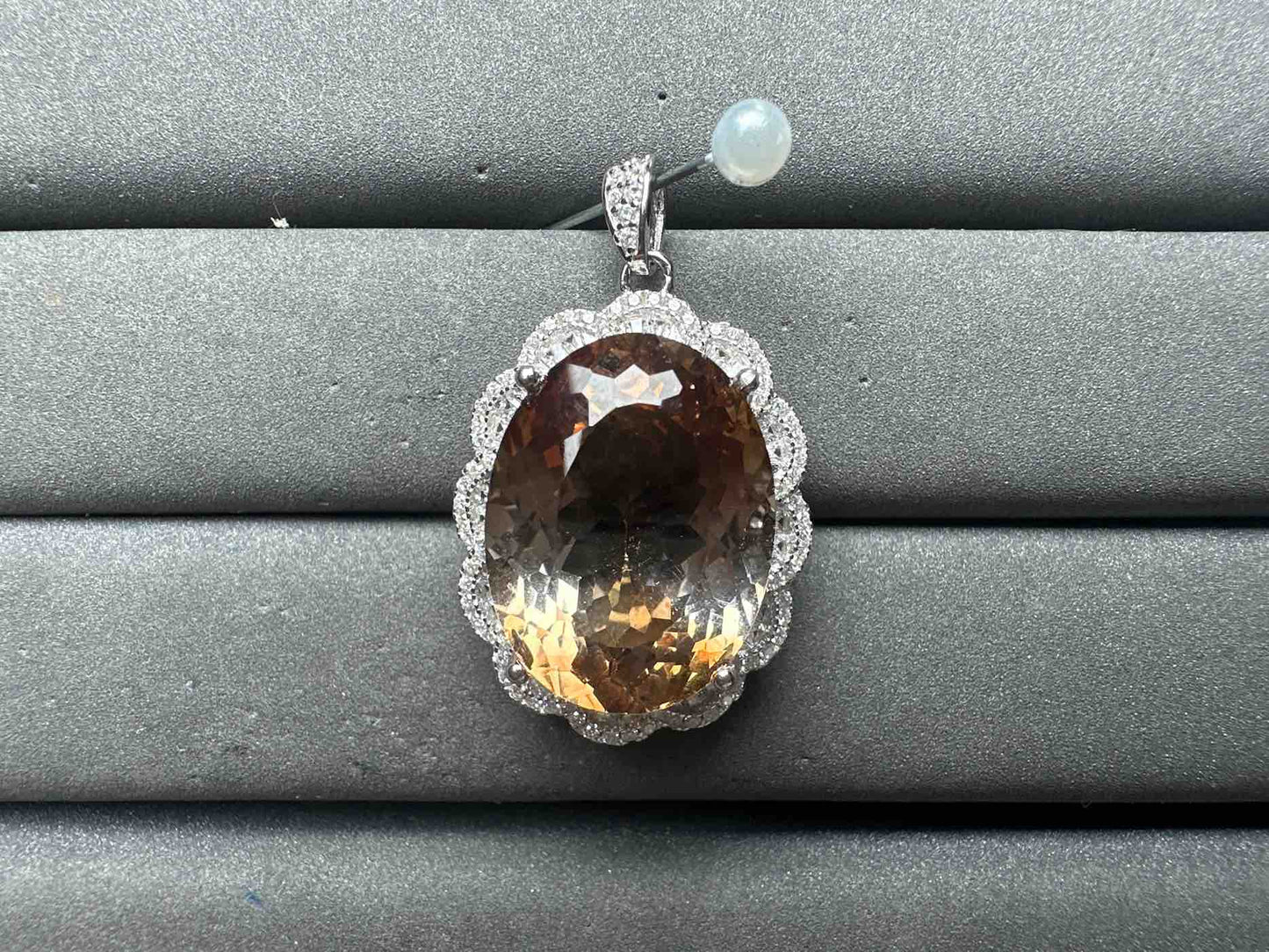 A14923 Topaz Pendant