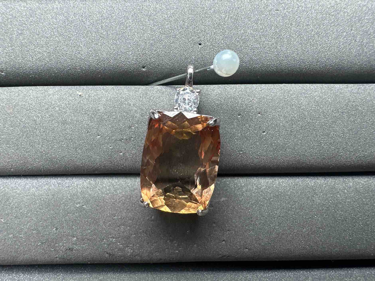 A14926 Topaz Pendant