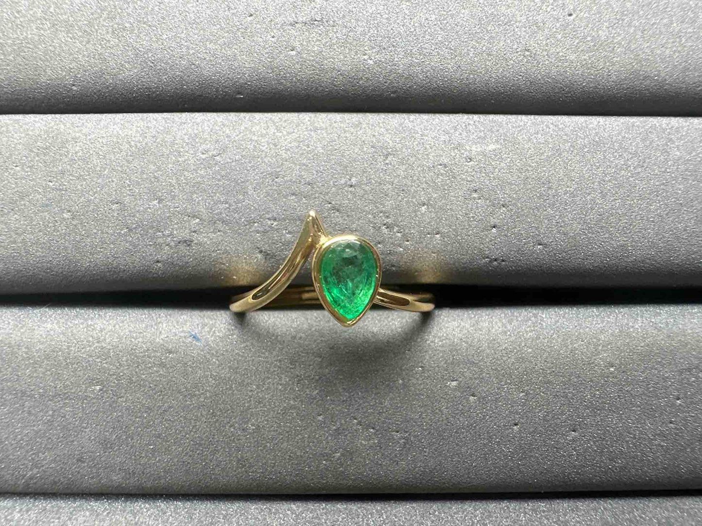 A14936 Emerald Ring