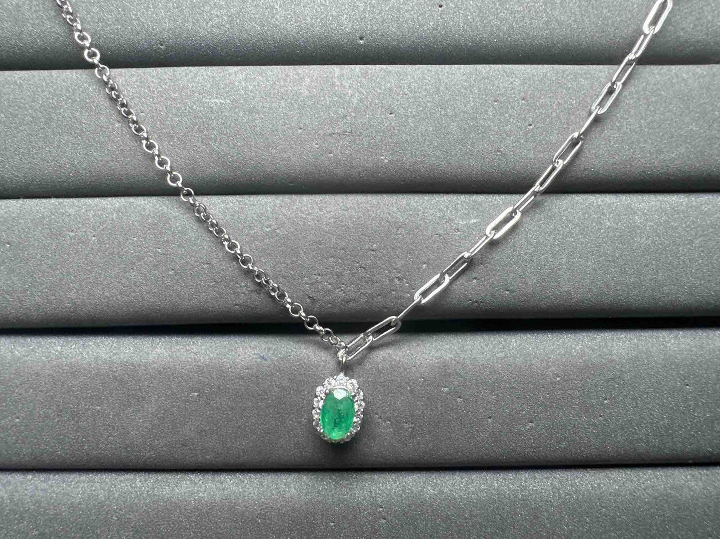 A14962 Emerald Necklace