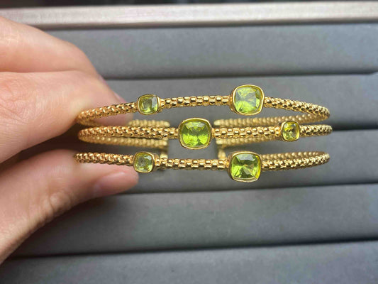 A14965 Peridot Bangle