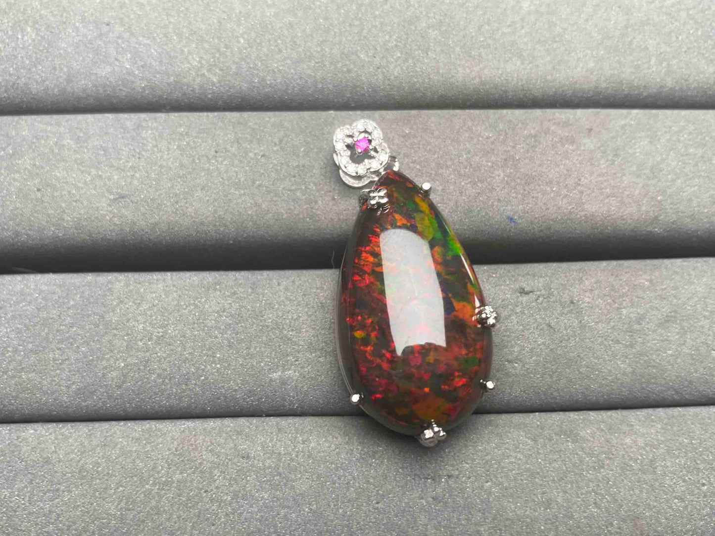 A14982 Opal Pendant