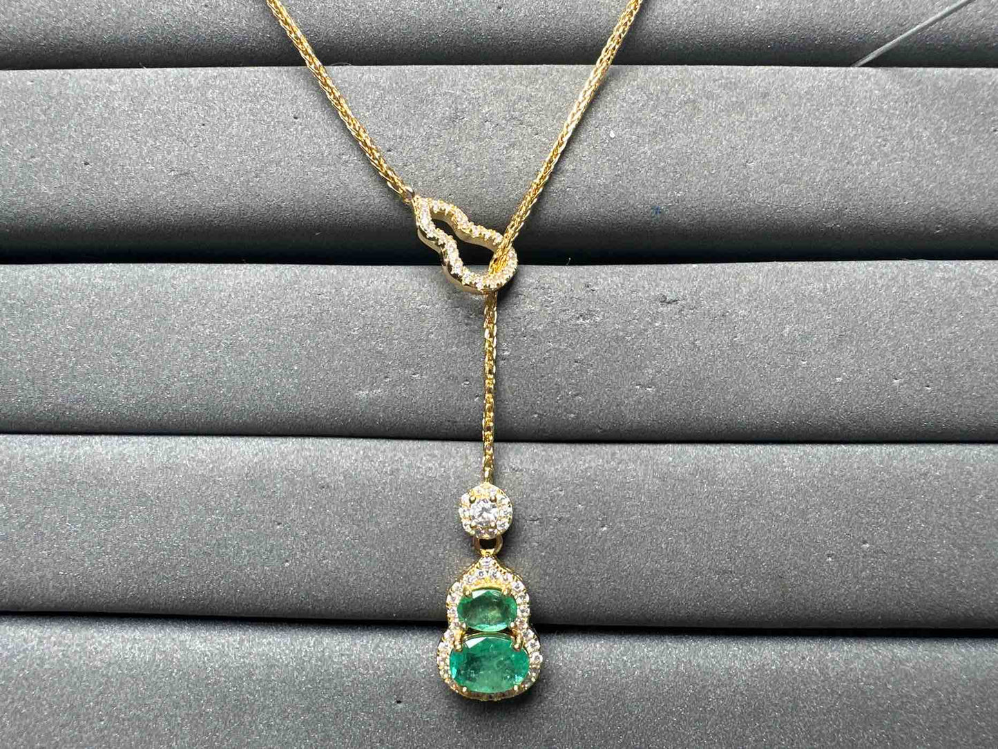 A15006 Emerald Necklace