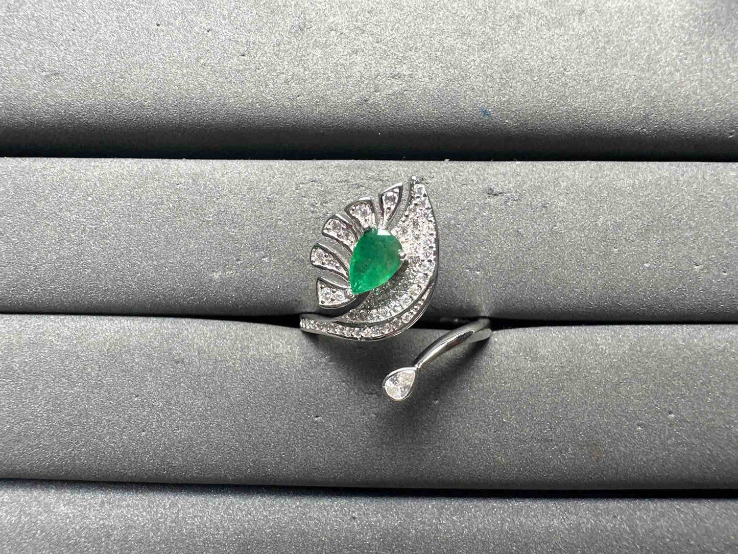 A15074 Emerald Ring