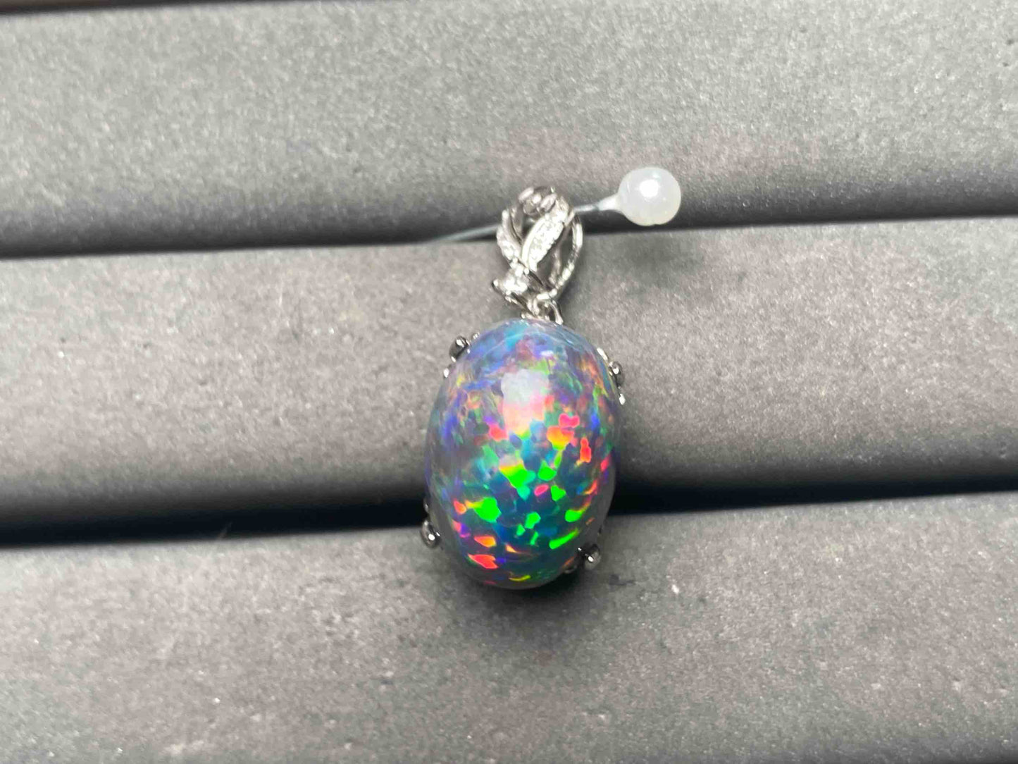 A15083 Opal Pendant