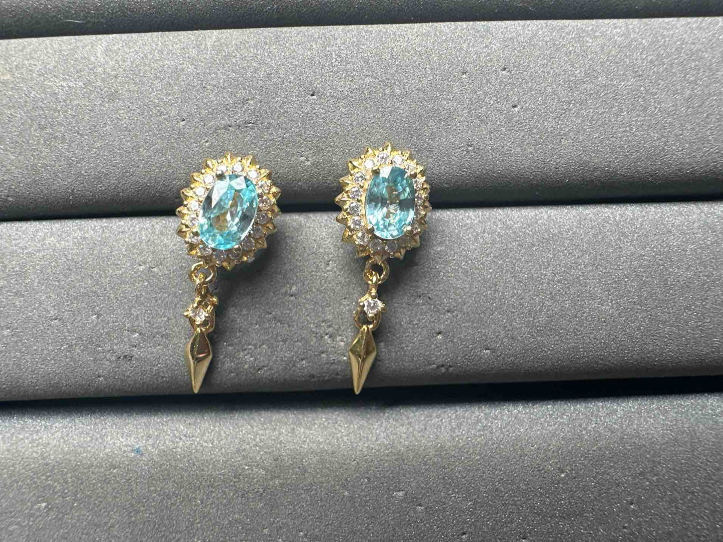 A15200 Natural Zicorn Earrings