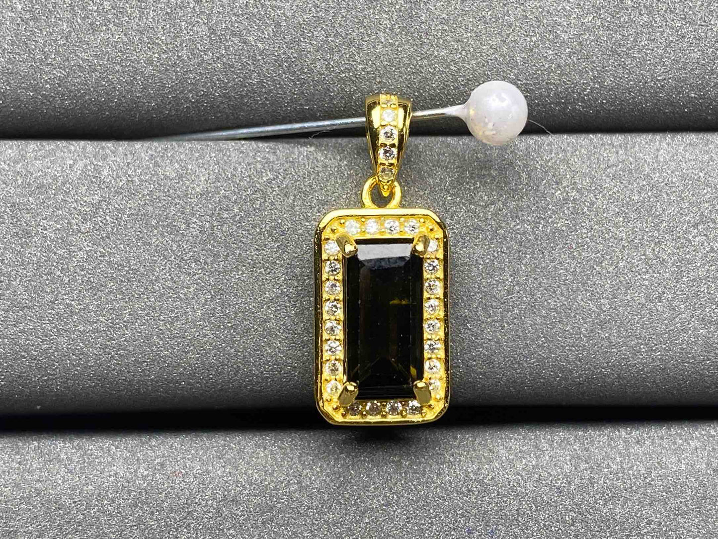A1521 Tourmaline Pendant