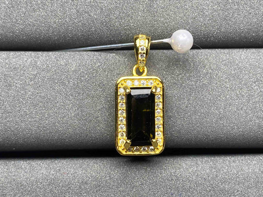 A1521 Tourmaline Pendant