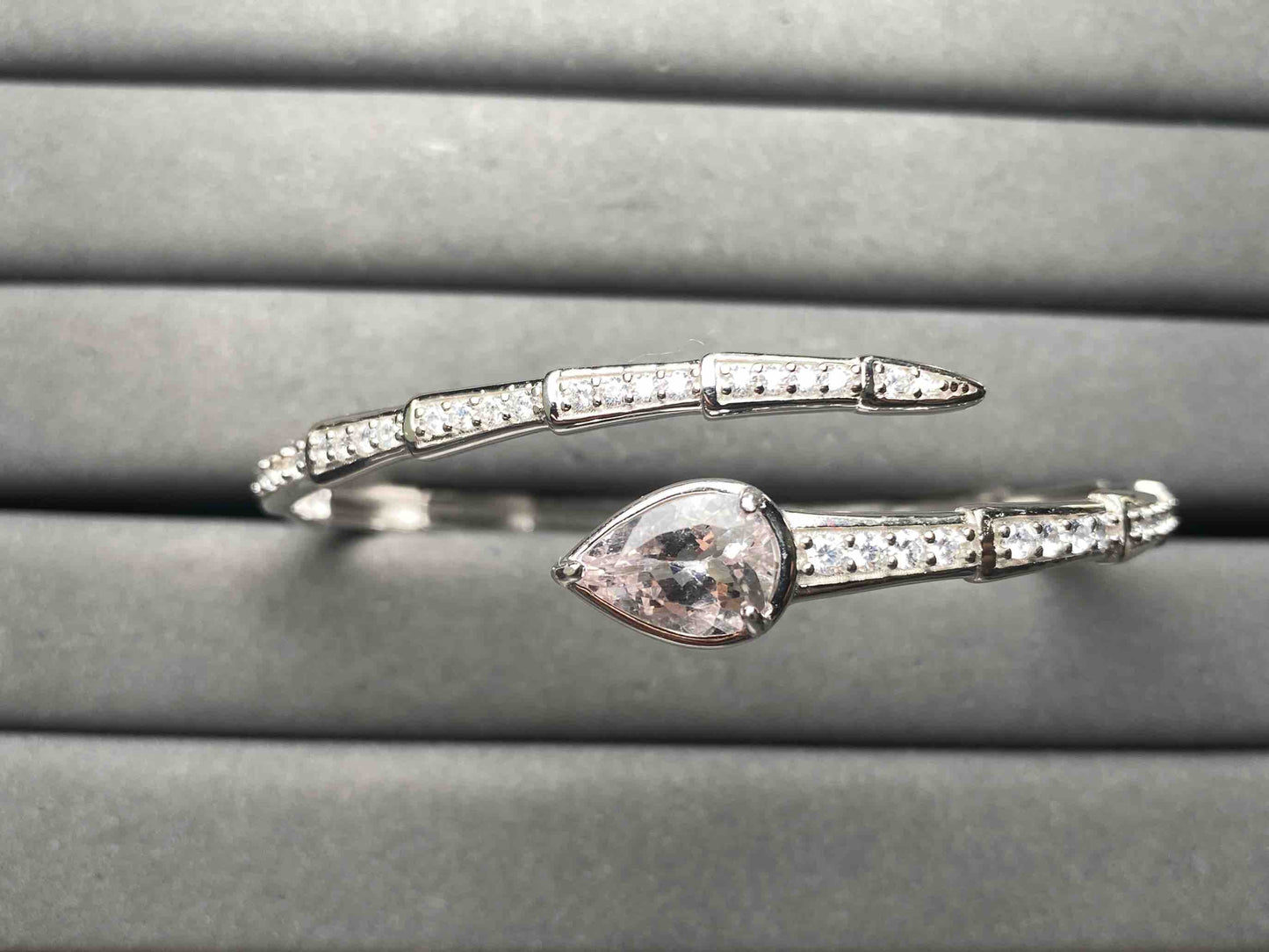 A15227 Aquamarine Bangle