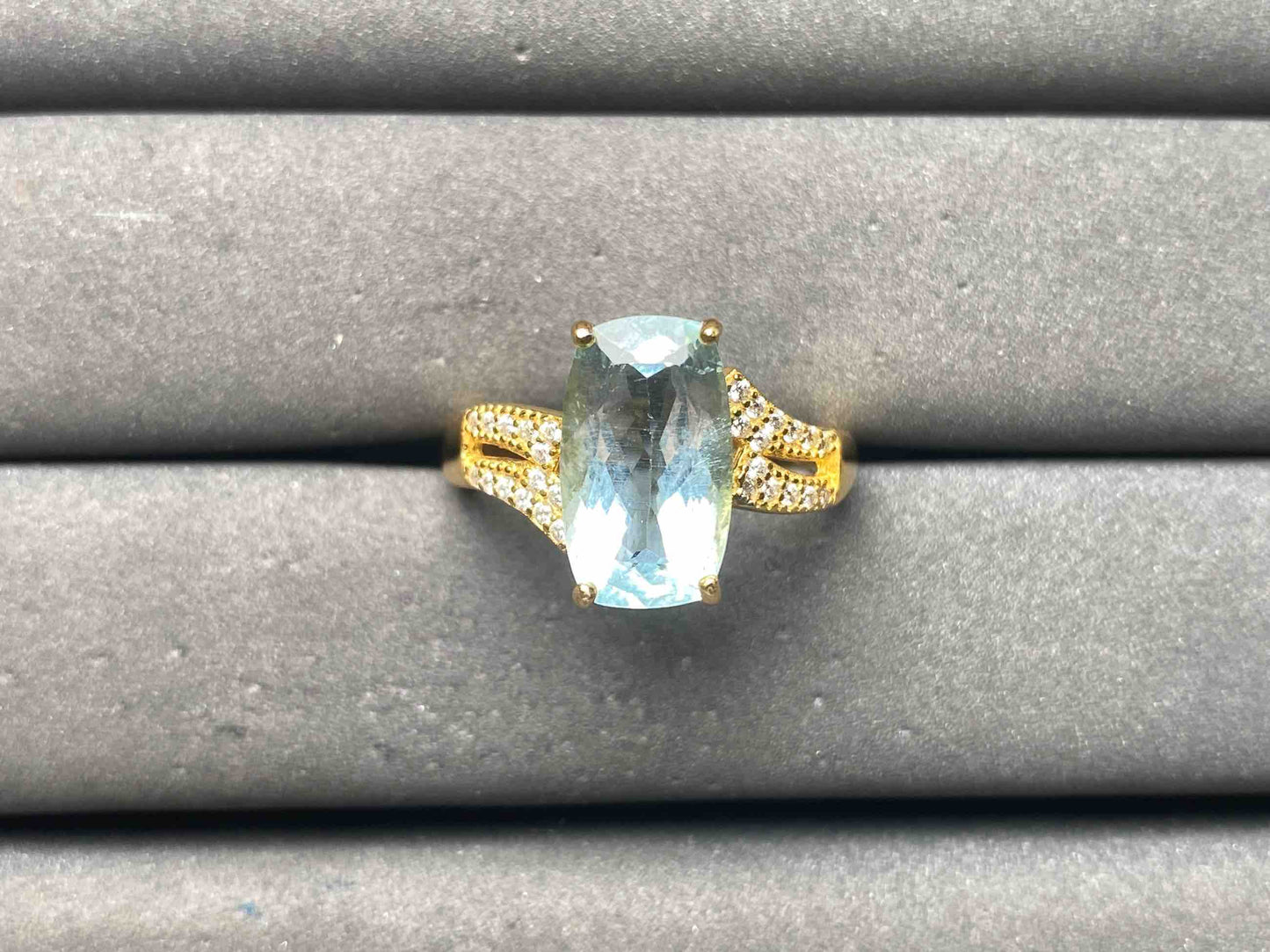 A15249 Aquamarine Ring
