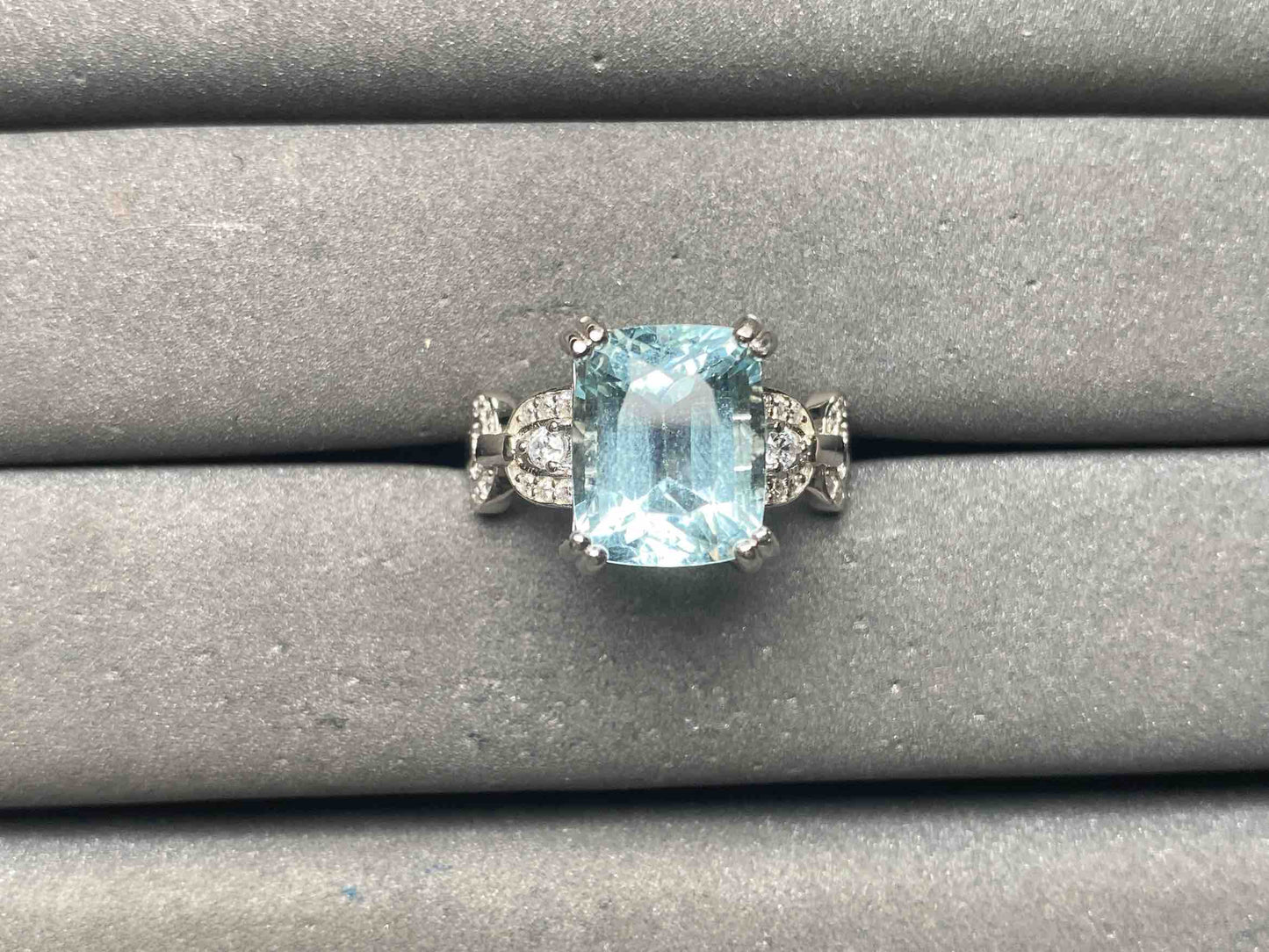 A15267 Aquamarine Ring