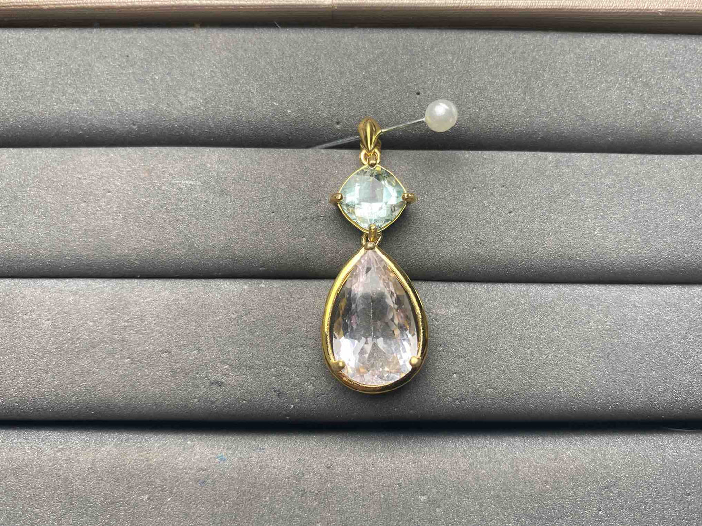A15317 Aquamarine Pendant