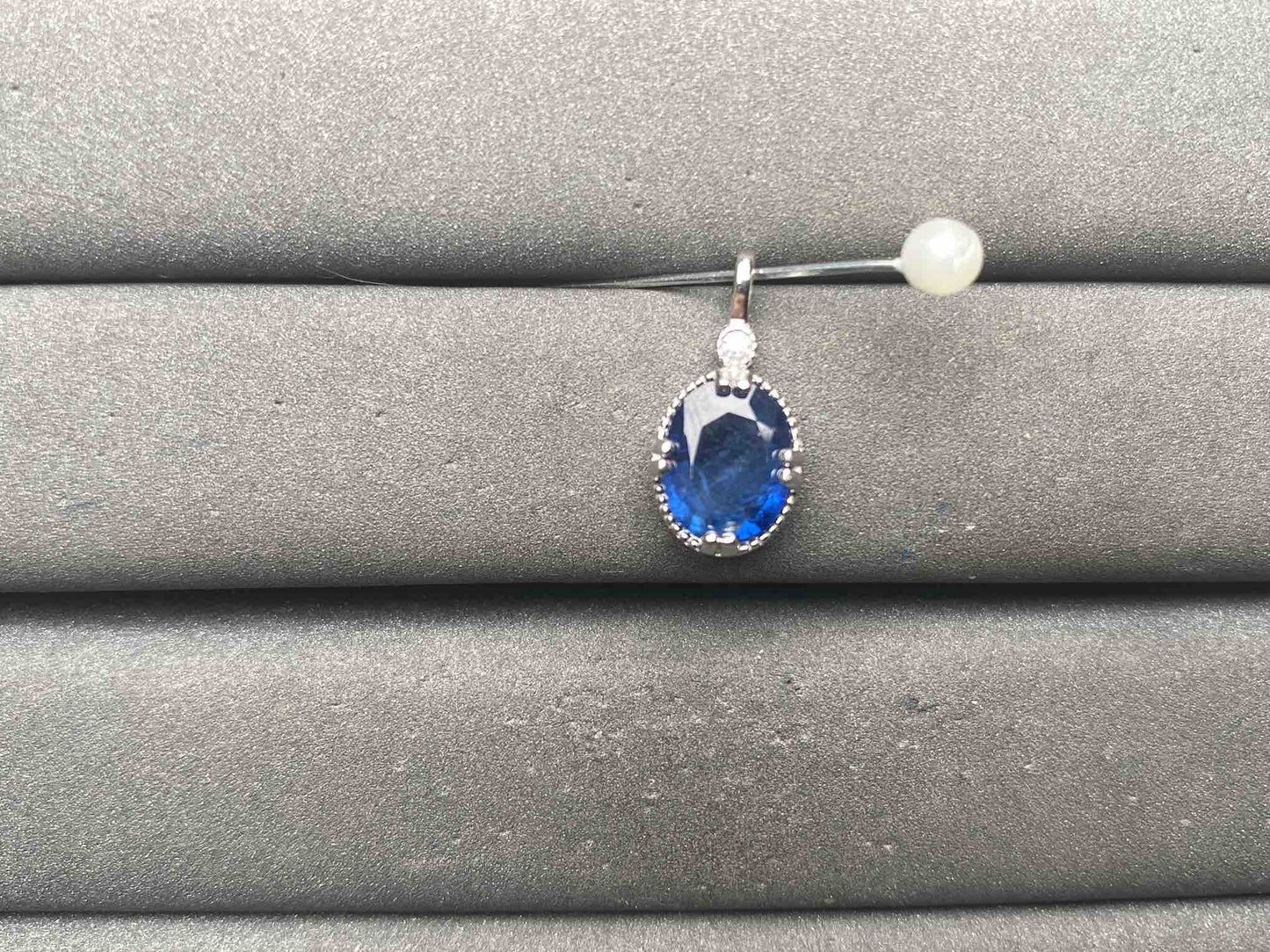 A15333 Sapphire Pendant